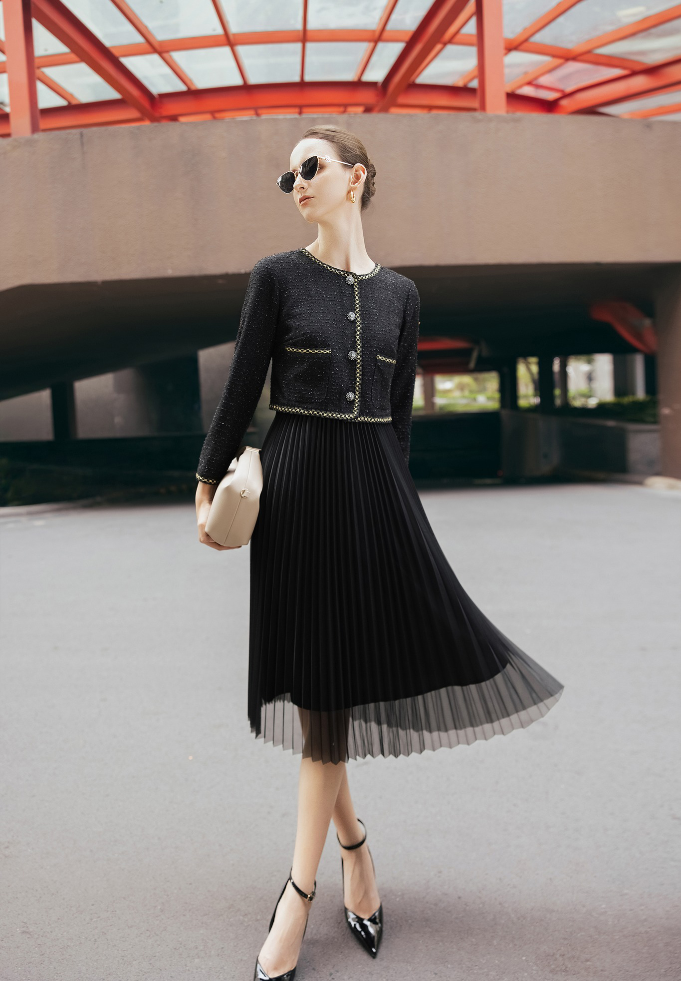 Đây là lý do khiến áo tweed trở thành món đồ mặc kiểu gì cũng đẹp- Ảnh 3. Đây là lý do khiến áo tweed trở thành món đồ mặc kiểu gì cũng đẹp- Ảnh 3.