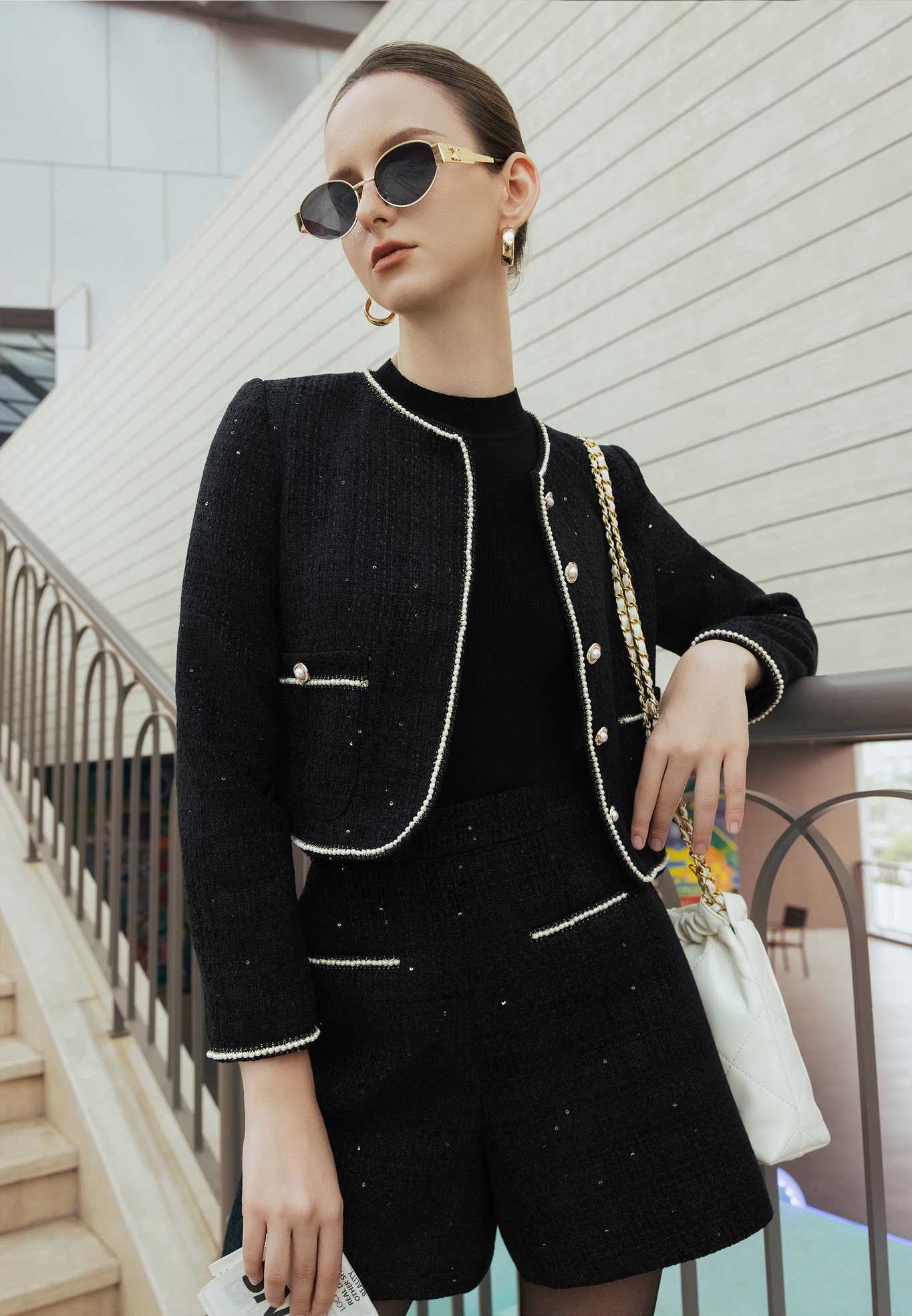 Đây là lý do khiến áo tweed trở thành món đồ mặc kiểu gì cũng đẹp- Ảnh 5. Đây là lý do khiến áo tweed trở thành món đồ mặc kiểu gì cũng đẹp- Ảnh 5.
