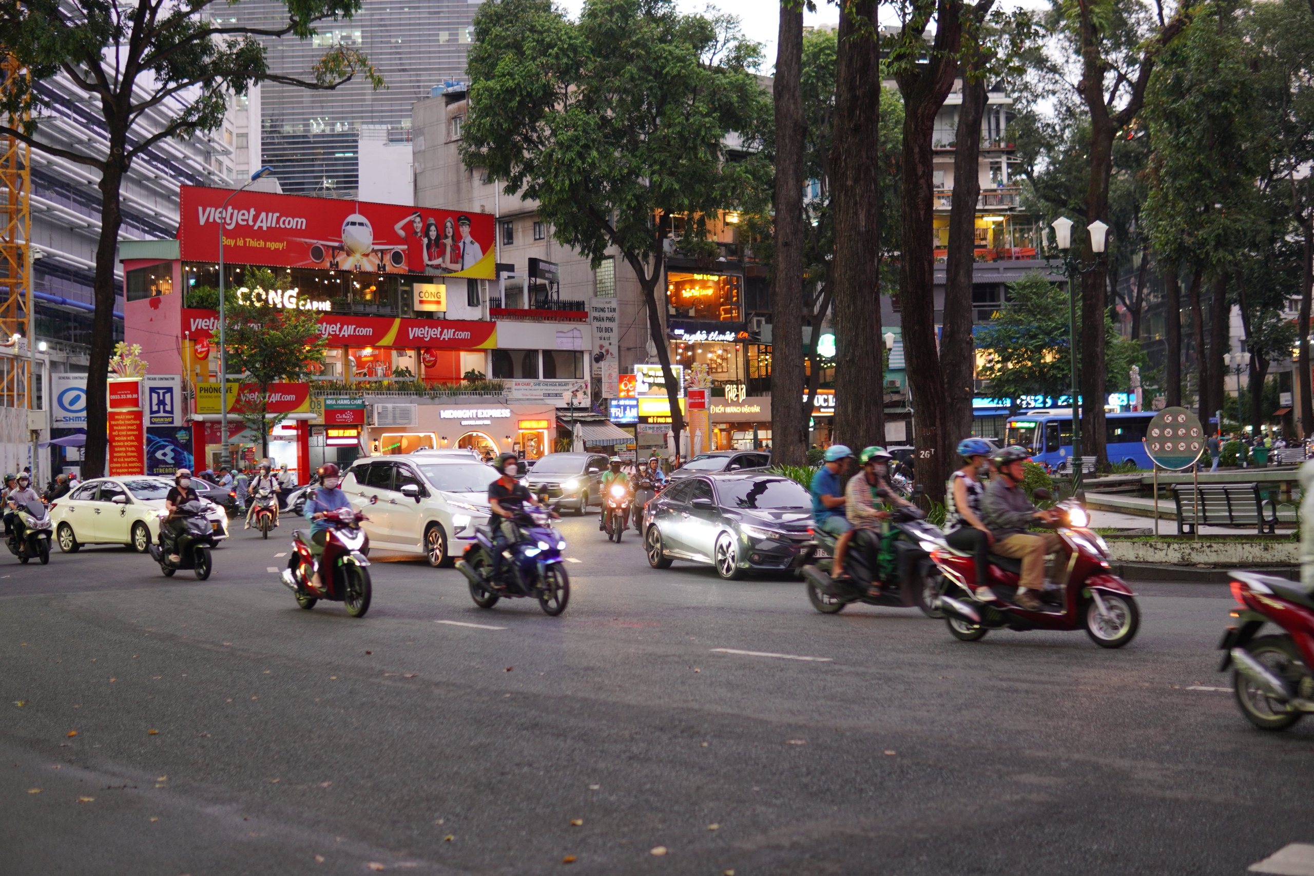 Xem nhanh 20h ngày 3.10: Phông bạt từ thiện có thể bị phạt tù | Vì sao cây ở hồ Con Rùa trụi lá?- Ảnh 2.