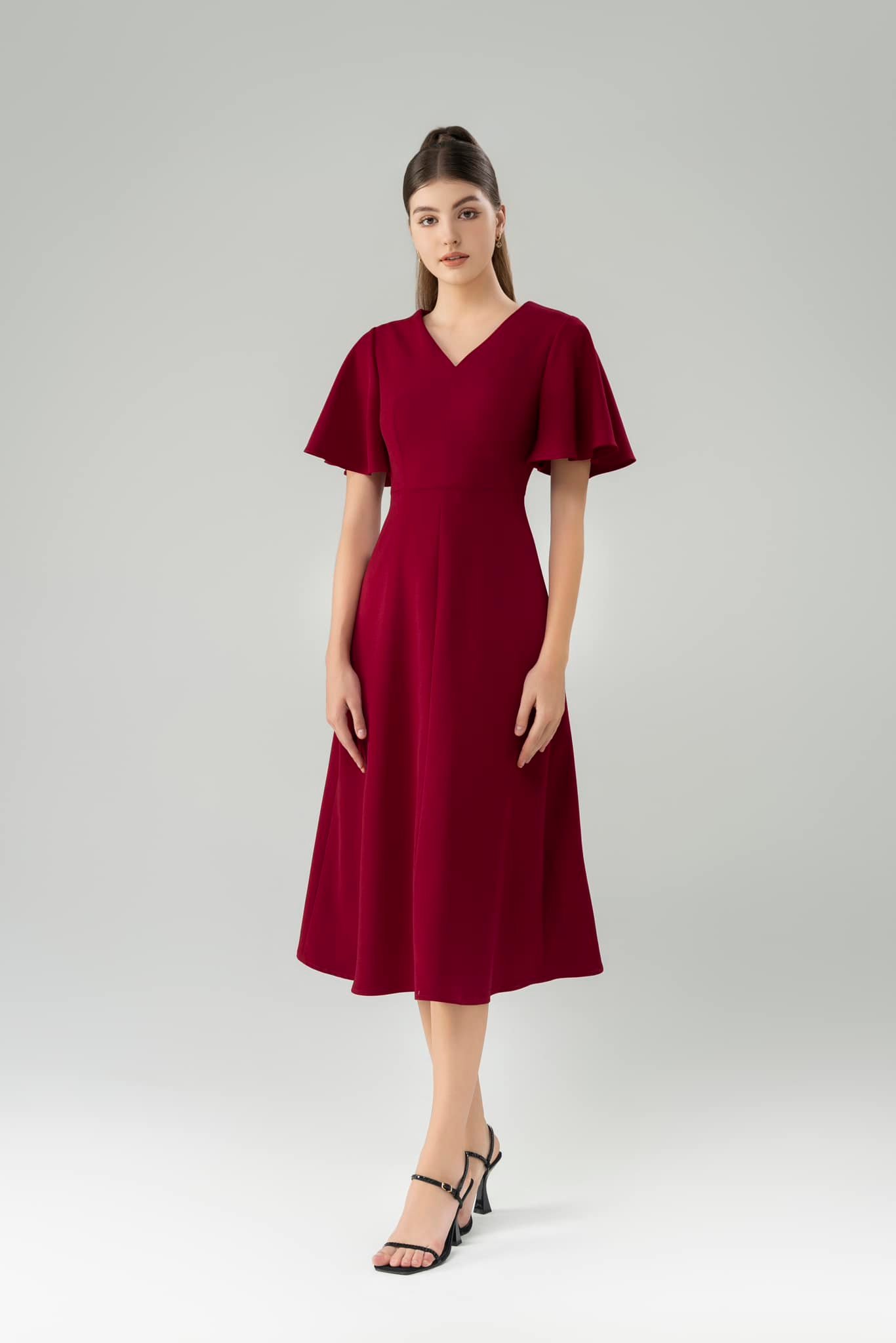 Bu sezonun en parlak adayları sade ama şık uzun elbiseler - Fotoğraf 6. Váy dài đơn giản nhưng sang trọng là ứng cử viên sáng giá nhất mùa này- Ảnh 6.