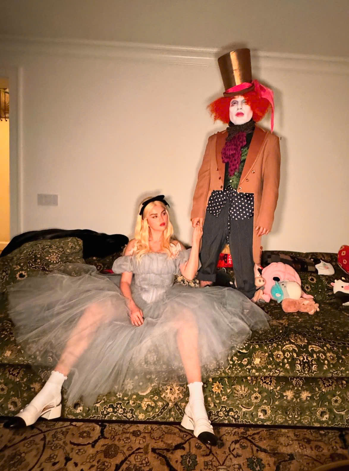 أروع أزياء نجوم العالم في الهالوين 2024 - صورة 7 Trang phục Halloween 2024 ấn tượng nhất của dàn sao thế giới- Ảnh 7.