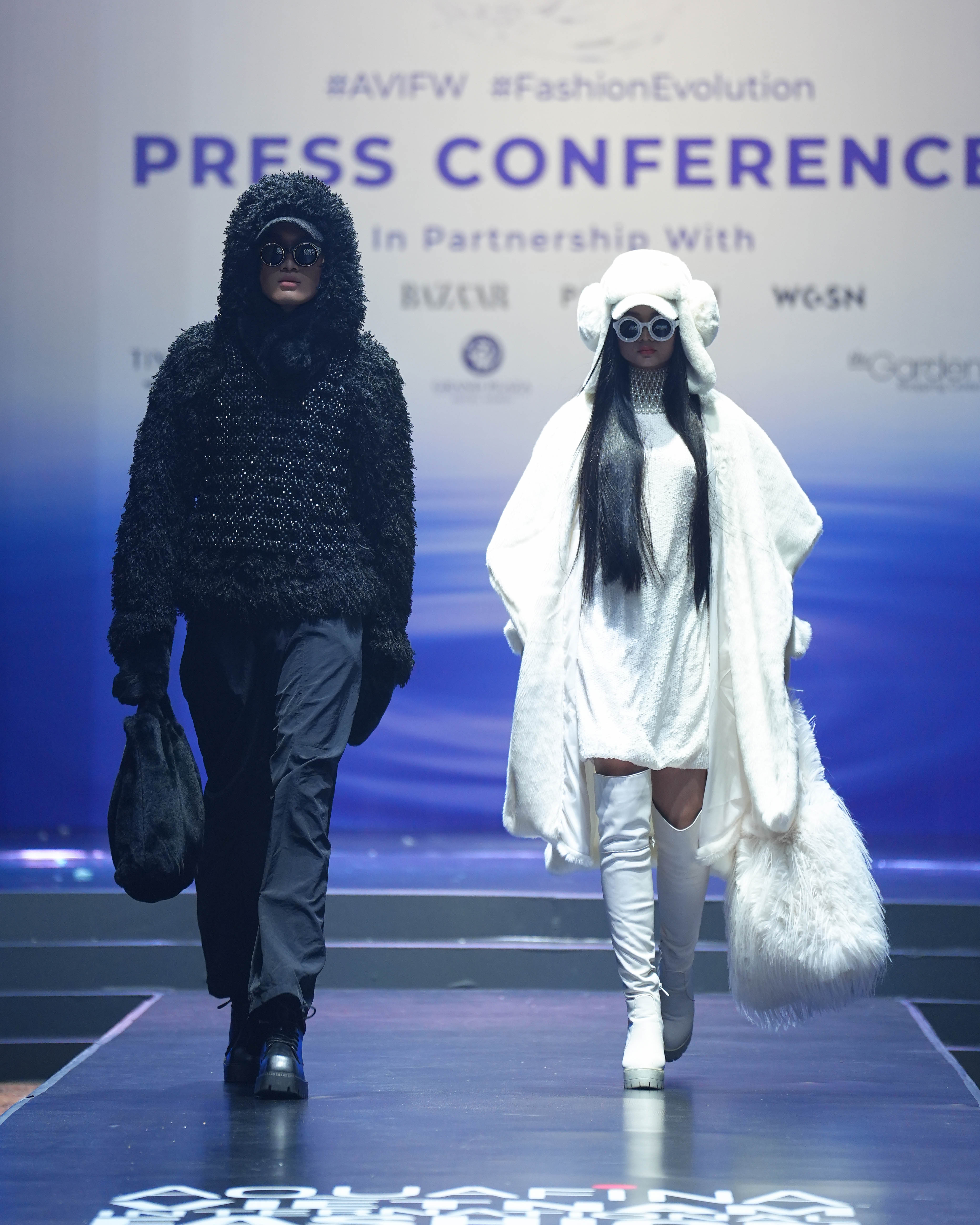 Hanoi'de 2024 Sonbahar Kış Moda Haftası'nın lansmanı - Fotoğraf 4. Khởi động Tuần lễ Thời trang thu đông 2024 tại Hà Nội- Ảnh 4.