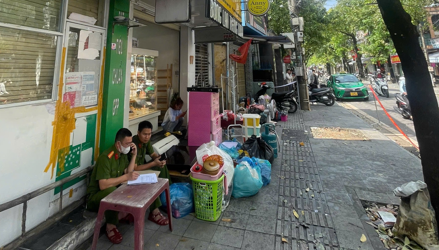 Xác minh vụ cô gái tố 'bị họ hàng chiếm nhà’ ở Huế- Ảnh 1. Xác minh vụ cô gái tố 'bị họ hàng chiếm nhà’ ở Huế- Ảnh 1.
