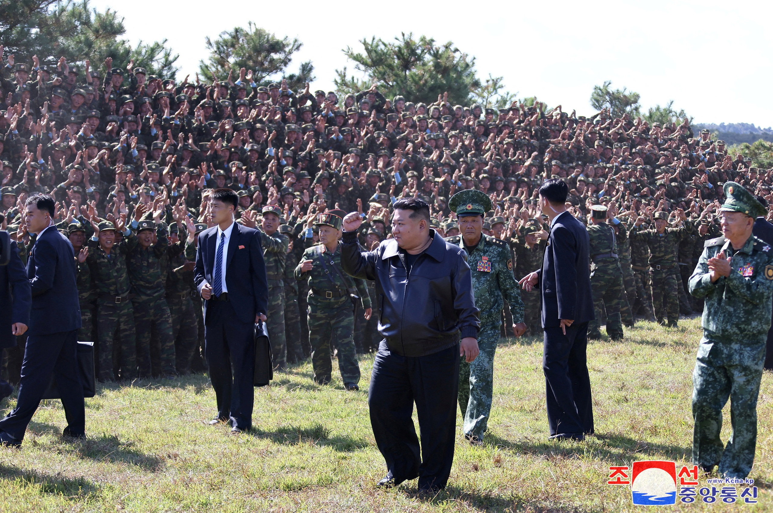 Lãnh đạo Triều Tiên Kim Jong-un cảnh báo về sử dụng vũ khí hạt nhân- Ảnh 1.