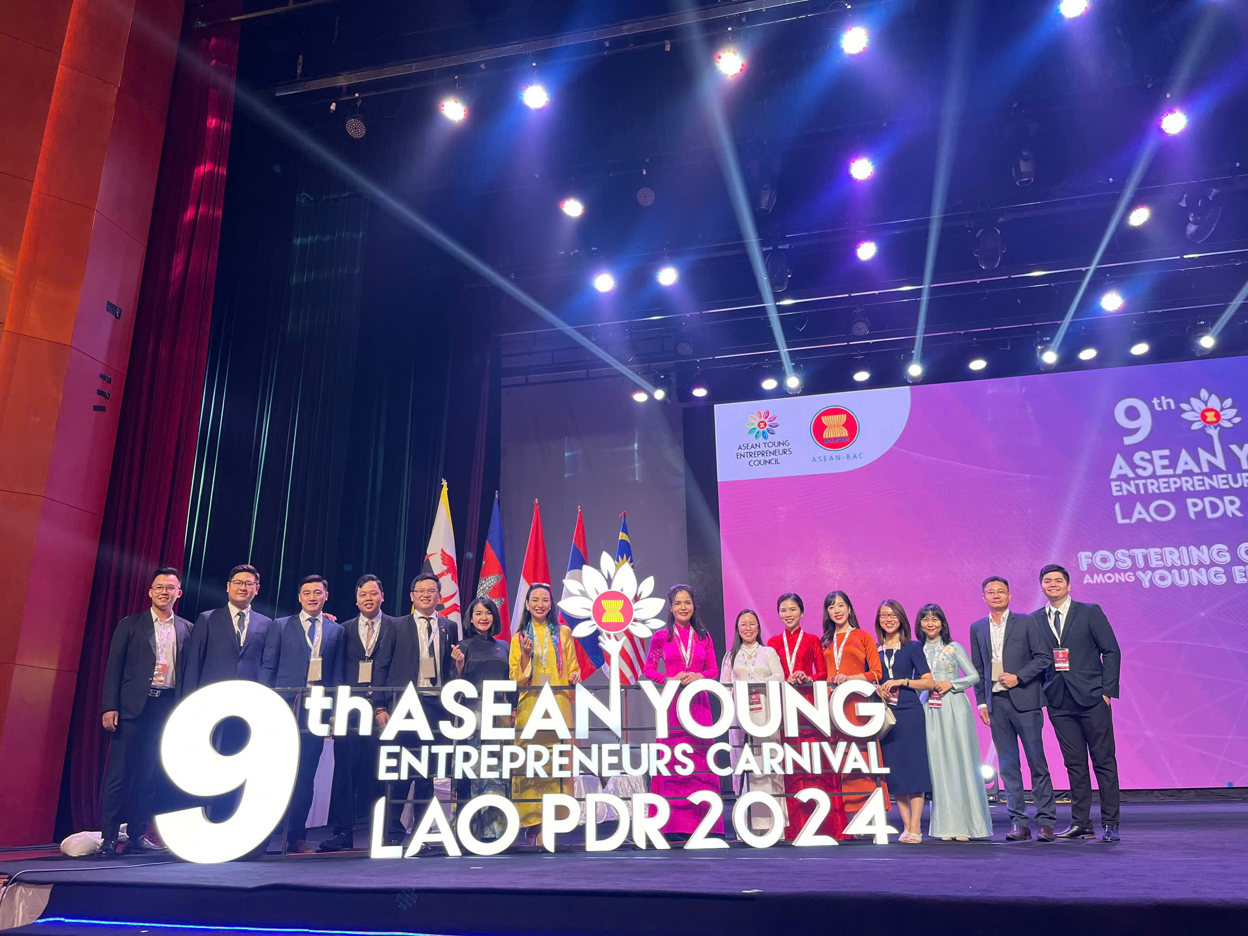 Chủ tịch TTC Energy vinh dự đón nhận giải thưởng Doanh nhân trẻ ASEAN 2024- Ảnh 3. Chủ tịch TTC Energy vinh dự đón nhận giải thưởng Doanh nhân trẻ ASEAN 2024- Ảnh 3.