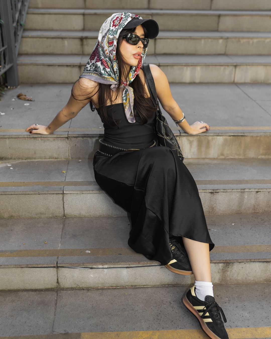 Biến hóa linh hoạt phong cách với khăn turban- Ảnh 2. Biến hóa linh hoạt phong cách với khăn turban- Ảnh 2.