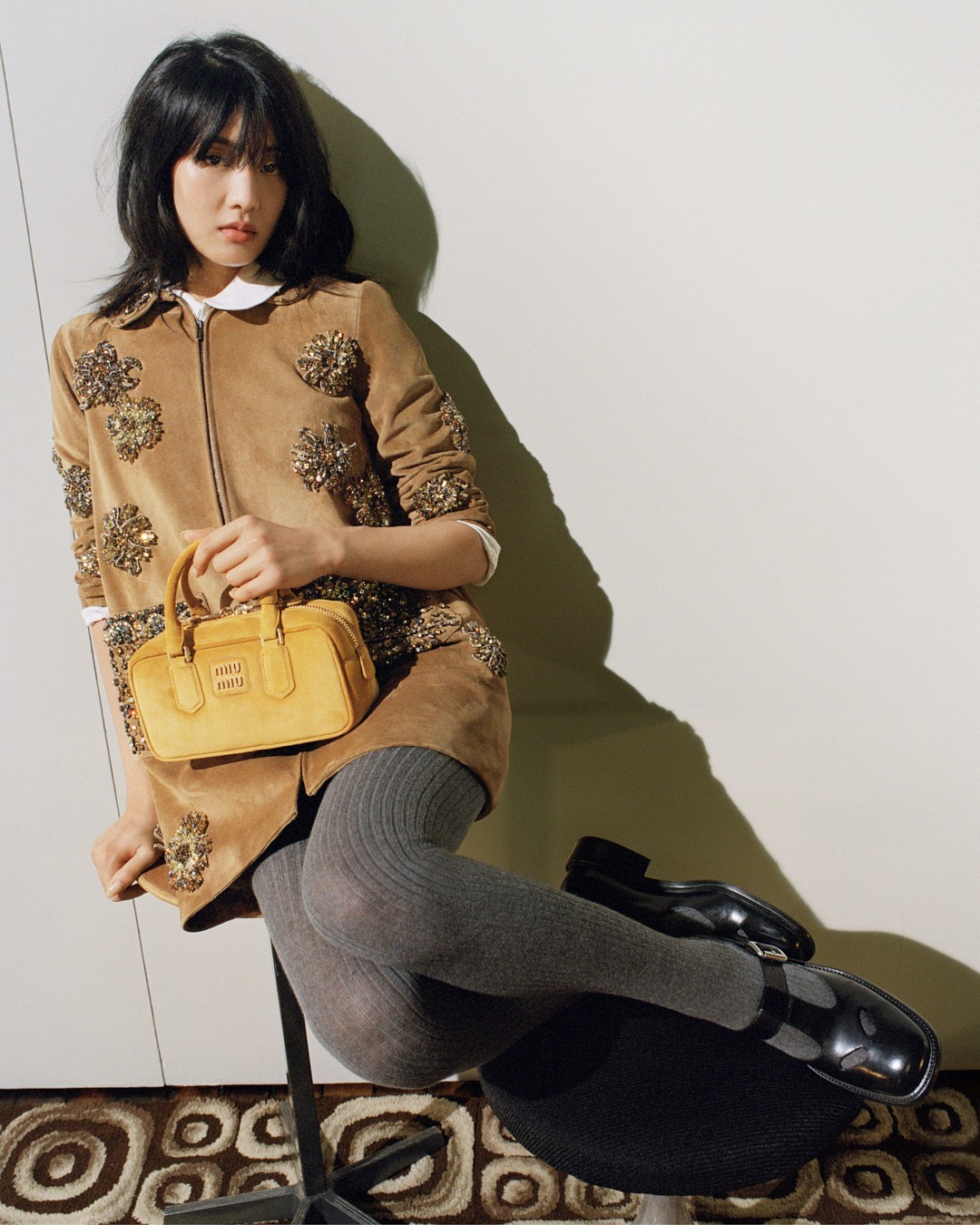 ខោជើងវែង និងអាវវែង គូស្នេហ៍ទាន់សម័យនៃរដូវត្រជាក់ - រូបថត ៨. Quần legging bó và áo khoác dài, cặp đôi sành điệu của mùa lạnh- Ảnh 8.