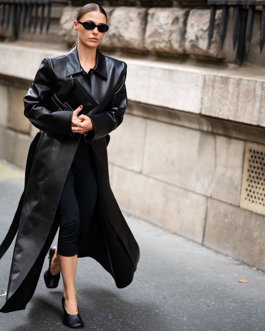 ខោជើងវែង និងអាវវែង គូស្នេហ៍ទាន់សម័យនៃរដូវត្រជាក់ - រូបថត ៥. Quần legging bó và áo khoác dài, cặp đôi sành điệu của mùa lạnh- Ảnh 5.