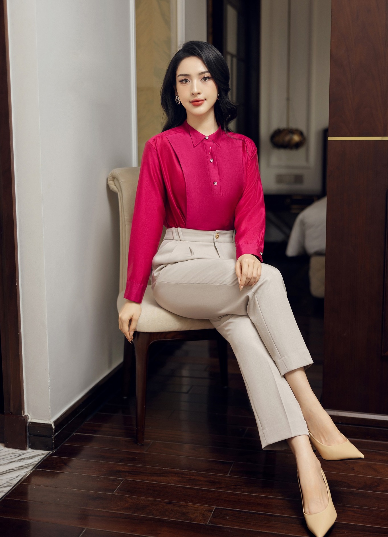 Προτεινόμενοι συνδυασμοί με παντελόνια για να αναδείξετε στο έπακρο τη σιλουέτα σας - Φωτογραφία 2. Gợi ý những bản phối với quần âu giúp tôn dáng tối đa- Ảnh 2.