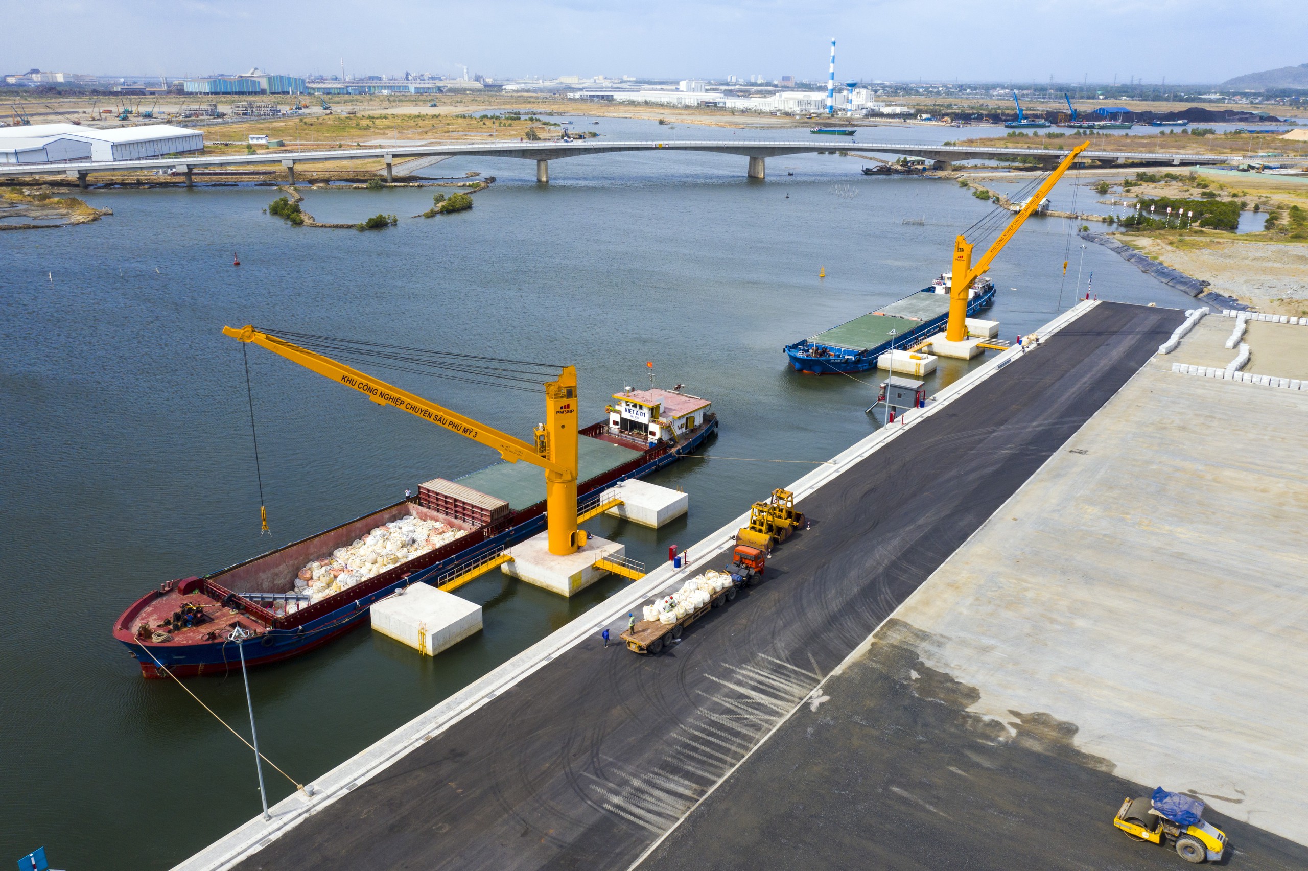 Cánh tay nối dài của cảng nước sâu Cái Mép - Thị Vải- Ảnh 2. Cánh tay nối dài của cảng nước sâu Cái Mép - Thị Vải- Ảnh 2.