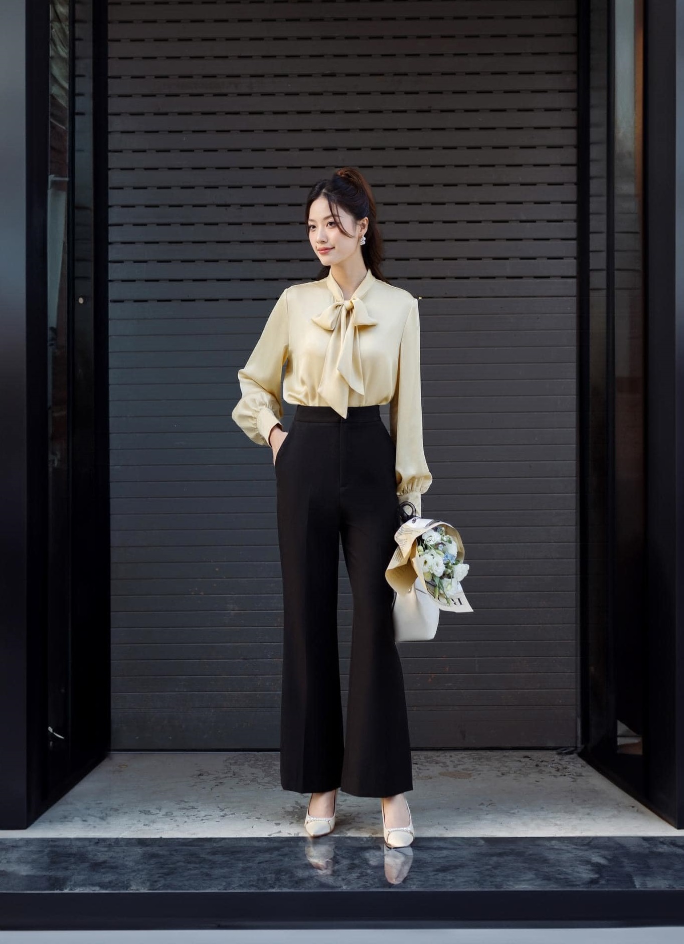 Προτεινόμενοι συνδυασμοί με παντελόνια για μεγιστοποίηση του σχήματος του σώματος - Φωτογραφία 6. Gợi ý những bản phối với quần âu giúp tôn dáng tối đa- Ảnh 6.