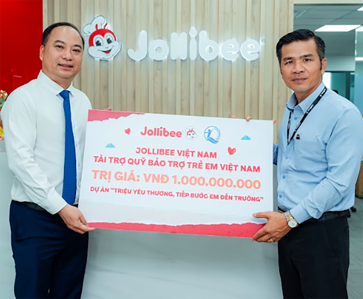 'Triệu Yêu Thương, Tiếp Bước Em Đến Trường': Jollibee Việt Nam lan tỏa 1 triệu yêu thương- Ảnh 2. 'Triệu Yêu Thương, Tiếp Bước Em Đến Trường': Jollibee Việt Nam lan tỏa 1 triệu yêu thương- Ảnh 2.