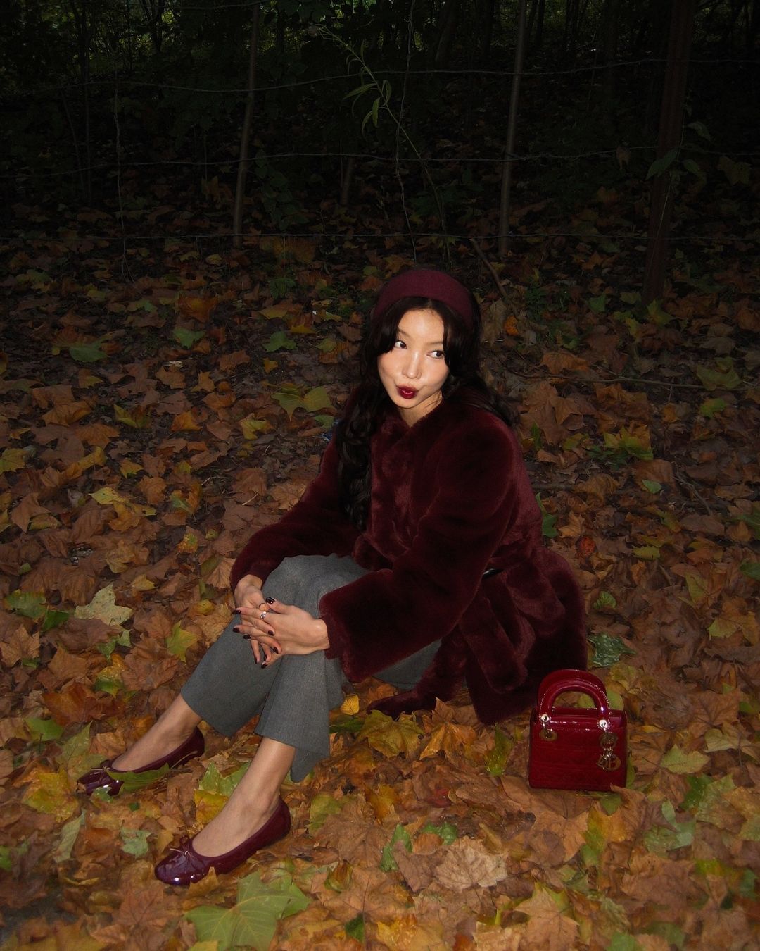 បំបាត់ភាពត្រជាក់ក្នុងរដូវរងាជាមួយនឹងសម្លៀកបំពាក់ពណ៌ក្តៅ - រូបថត 7 ។ Xua tan cái lạnh mùa đông với trang phục gam màu nóng- Ảnh 7.