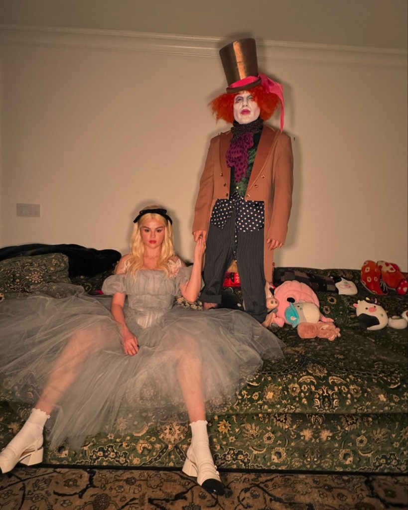 Kylie Jenner khỏa thân, đầu tư loạt tạo hình nóng bỏng dịp Halloween- Ảnh 11.