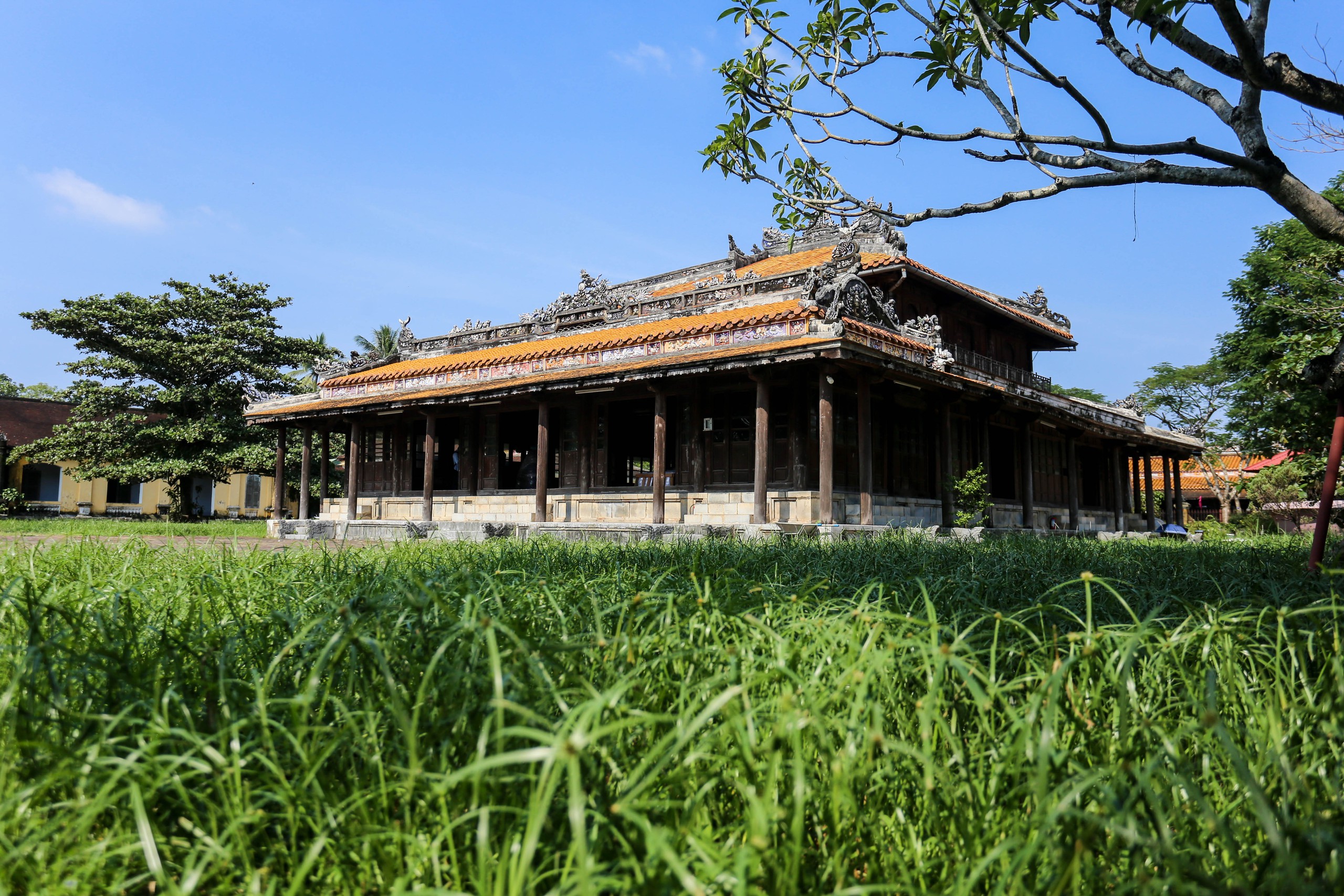 'Hộ tống' bảo vật quốc gia của Bảo tàng Lịch sử Thừa Thiên-Huế về 'nhà' mới- Ảnh 1.