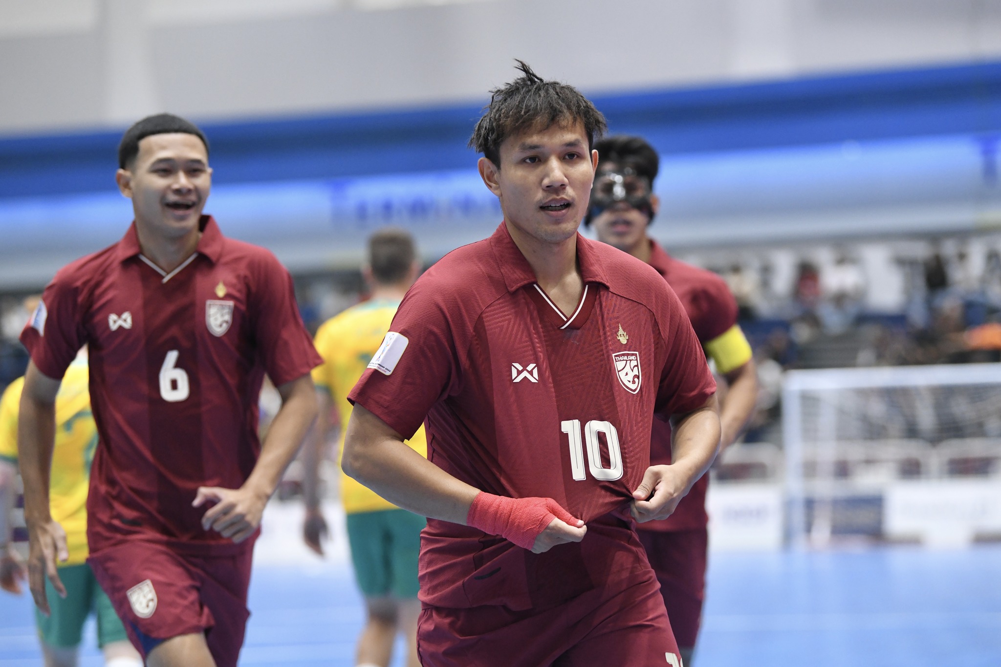 Bị chạm tự ái, đội tuyển futsal Thái Lan thắng đậm Úc: Giành hạng 3 khu vực- Ảnh 1.