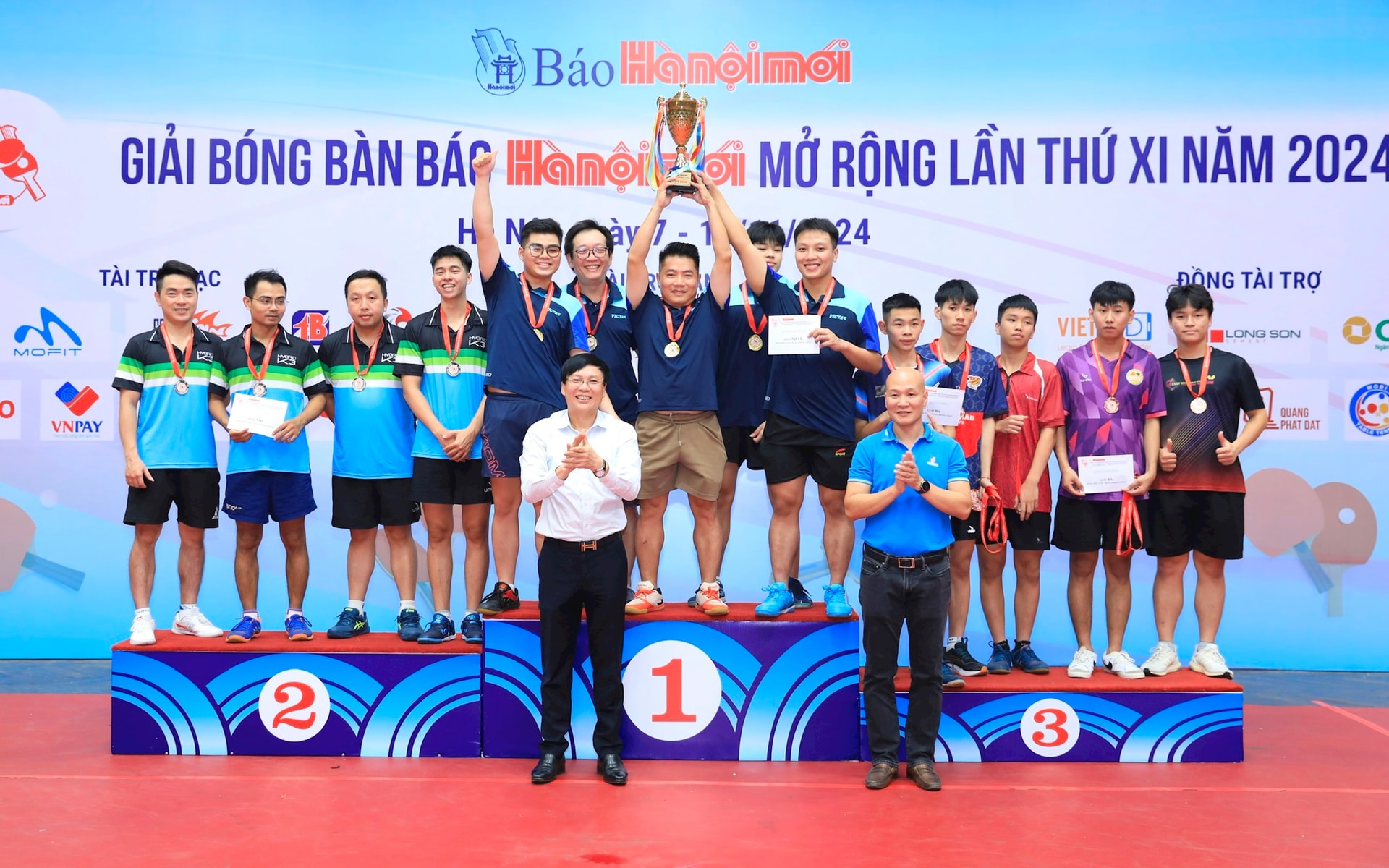 Những người chiến thắng tại giải bóng bàn tranh Cúp Báo Hànộimới 2024- Ảnh 4. Những người chiến thắng tại giải bóng bàn tranh Cúp Báo Hànộimới 2024- Ảnh 4.