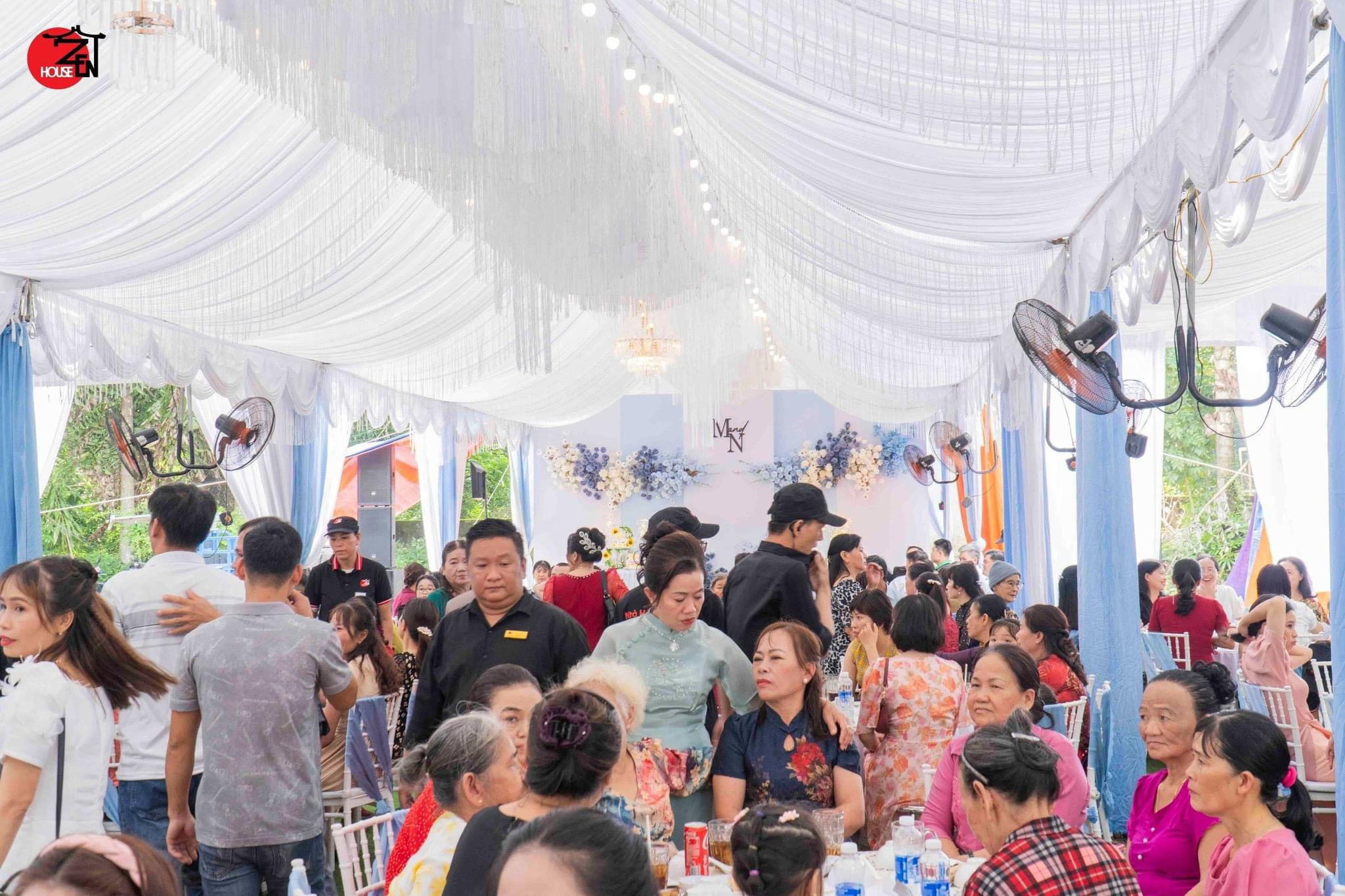 Cưới hỏi thời nay 2024: Bia rượu tràn trề, hát hò thoải mái còn được ưa chuộng?- Ảnh 5.