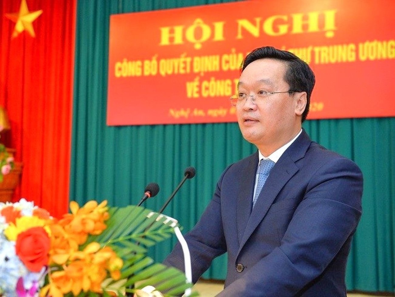 Encik Nguyen Duc Trung ialah Setiausaha Jawatankuasa Parti Wilayah Nghe An - Foto 1. Ông Nguyễn Đức Trung làm Bí thư Tỉnh ủy Nghệ An- Ảnh 1.