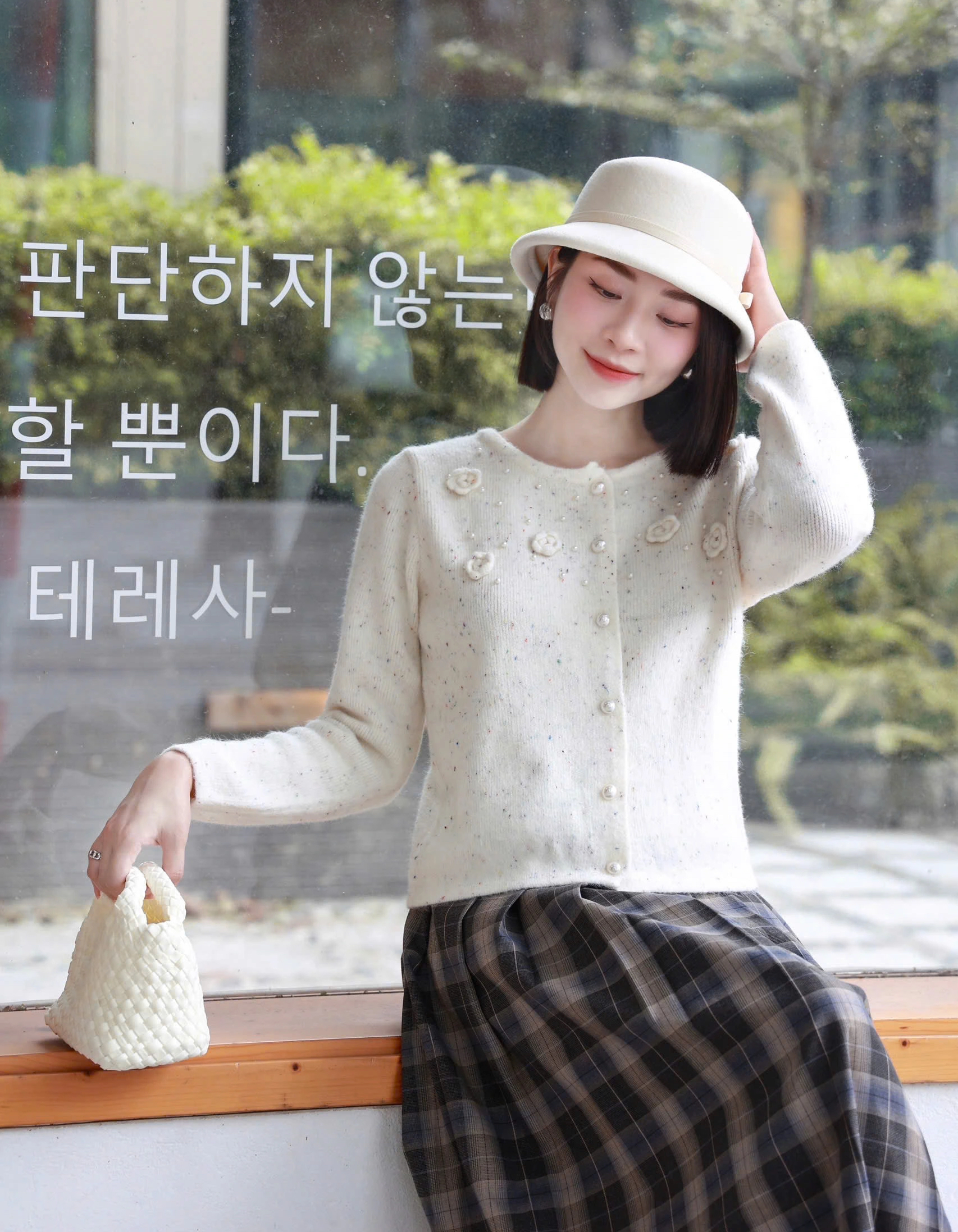 Khởi đầu phong cách thanh lịch với kiểu áo len mỏng- Ảnh 3. Khởi đầu phong cách thanh lịch với kiểu áo len mỏng- Ảnh 3.