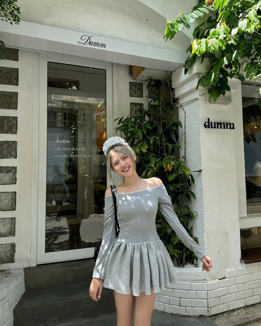 គន្លឹះក្នុងការស្លៀកពាក់ឱ្យបានស្អាតក្នុងរដូវកាលនេះគឺរ៉ូបបិទស្មាដ៏ទាក់ទាញ - រូបថត ៩. Chìa khóa mặc đẹp mùa này gọi tên váy trễ vai đầy cuốn hút- Ảnh 9.