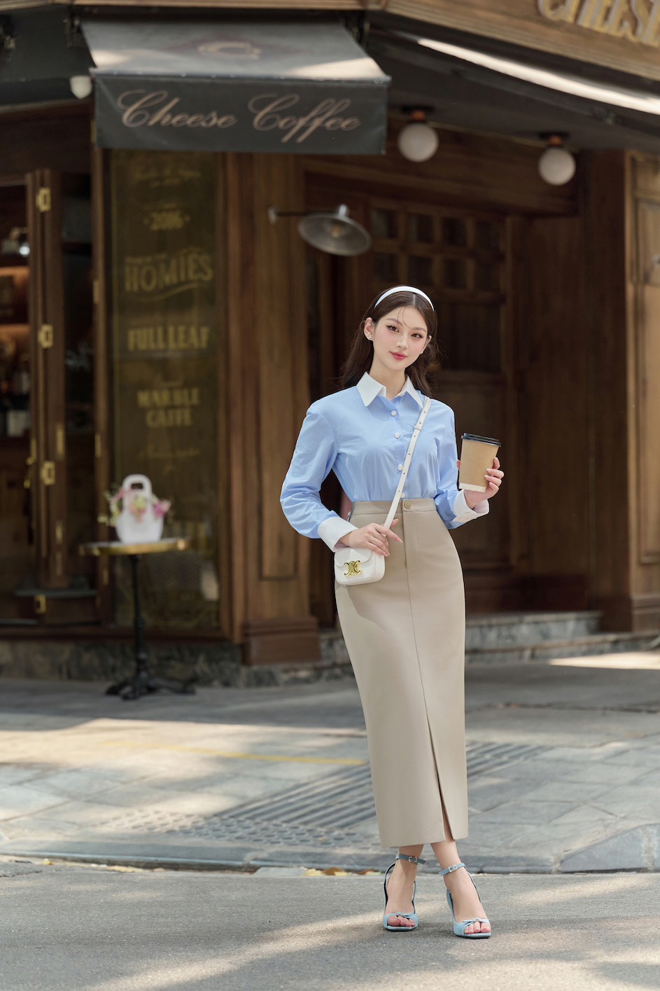 ລົມຫາຍໃຈຂອງອາກາດສົດສໍາລັບ wardrobe ຂອງທ່ານແມ່ນສີຟ້າ - ຮູບພາບ 2. Hơi thở mới cho tủ đồ của bạn gọi tên sắc xanh lam- Ảnh 2.