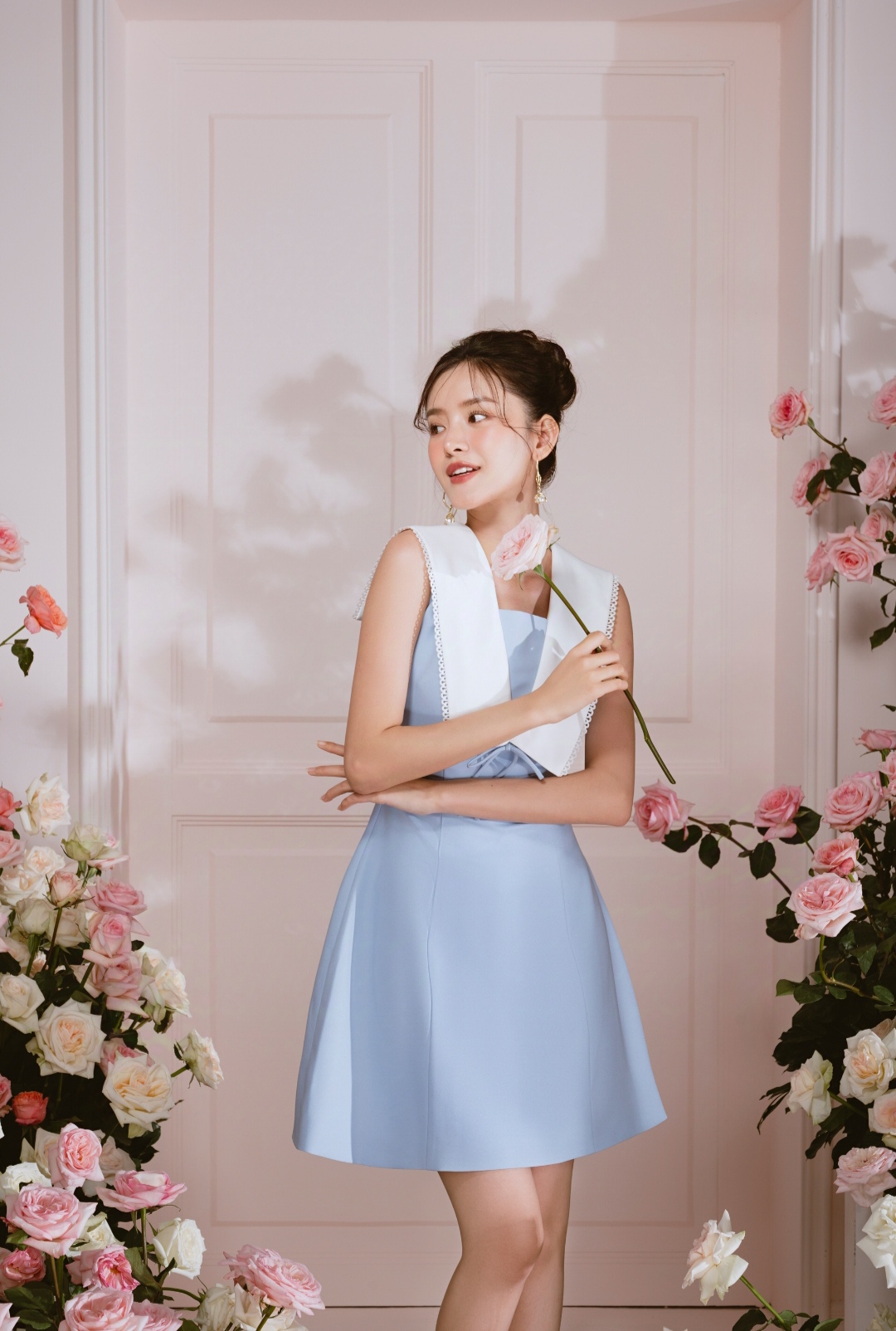 ລົມຫາຍໃຈຂອງອາກາດສົດສໍາລັບ wardrobe ຂອງທ່ານແມ່ນສີຟ້າ - ຮູບ 3. Hơi thở mới cho tủ đồ của bạn gọi tên sắc xanh lam- Ảnh 3.