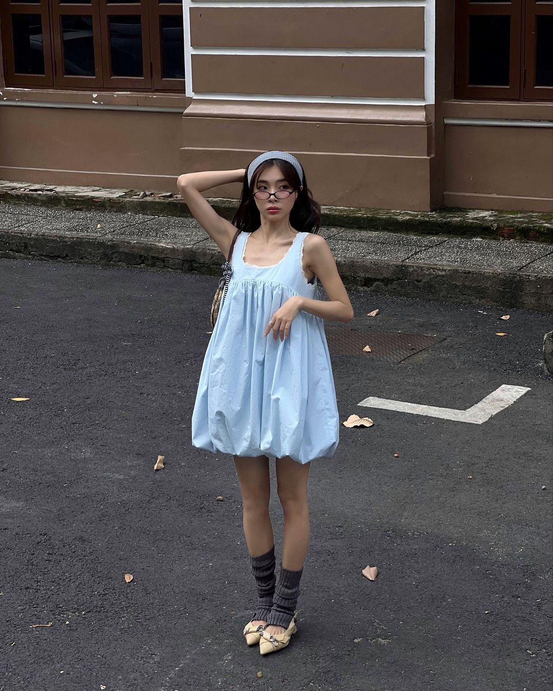 ລົມຫາຍໃຈຂອງອາກາດສົດສໍາລັບ wardrobe ຂອງທ່ານແມ່ນສີຟ້າ - ຮູບ 4. Hơi thở mới cho tủ đồ của bạn gọi tên sắc xanh lam- Ảnh 4.