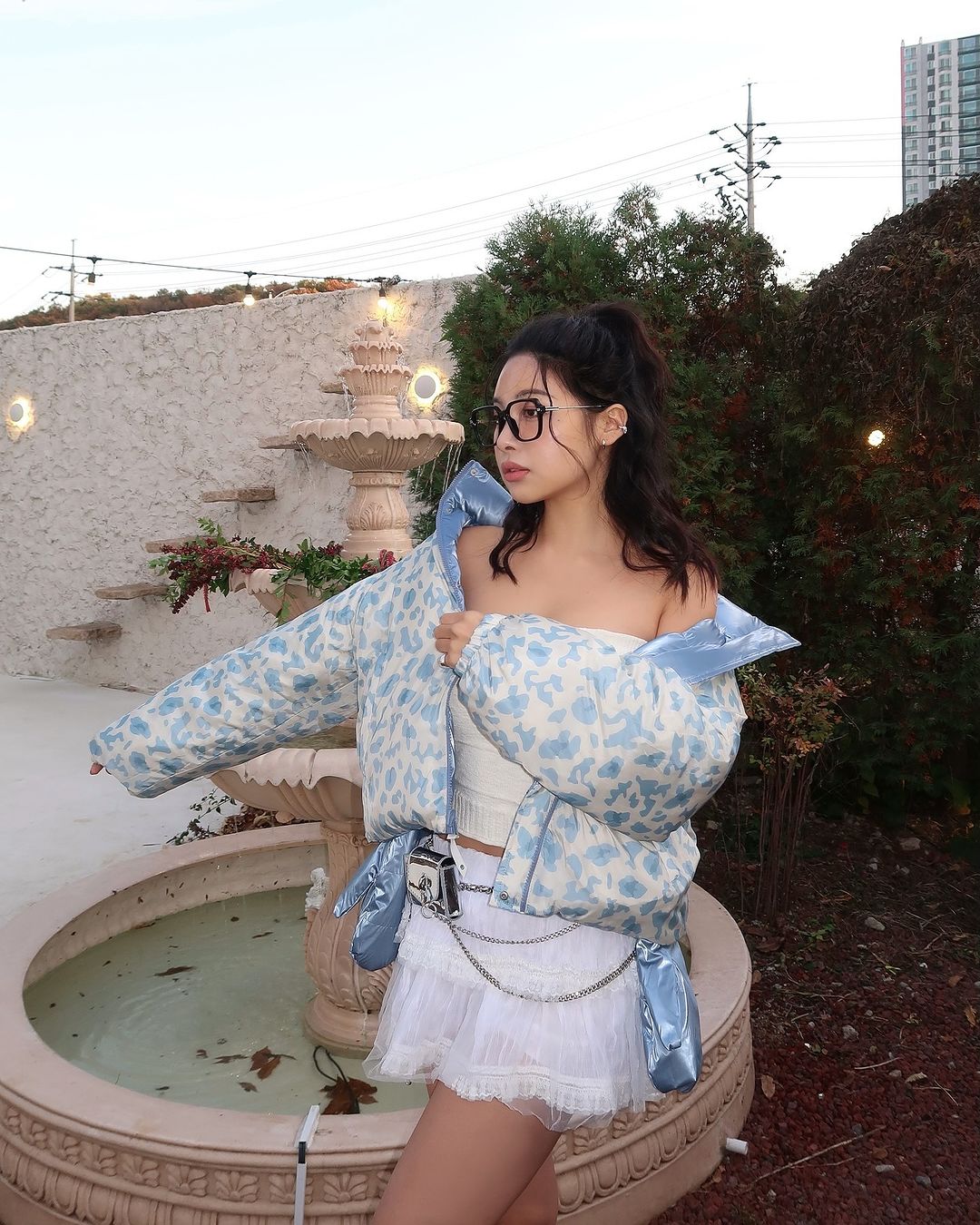 ລົມຫາຍໃຈຂອງອາກາດສົດສໍາລັບ wardrobe ຂອງທ່ານແມ່ນສີຟ້າ - ຮູບພາບ 7. Hơi thở mới cho tủ đồ của bạn gọi tên sắc xanh lam- Ảnh 7.