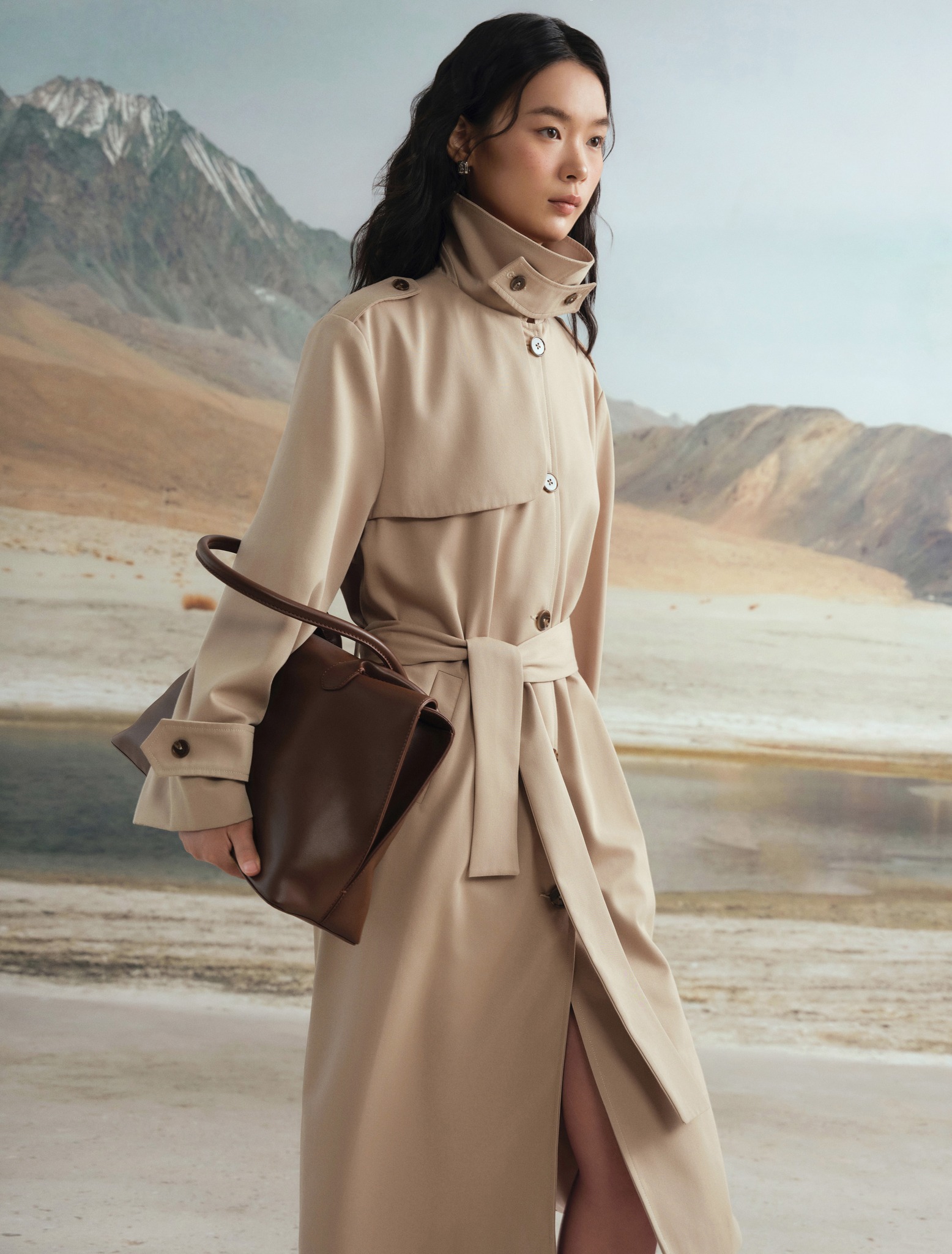 Jak sladit kabáty s oblečením do chladného počasí - Foto 4. Cách phối áo khoác với trang phục mùa lạnh- Ảnh 4.