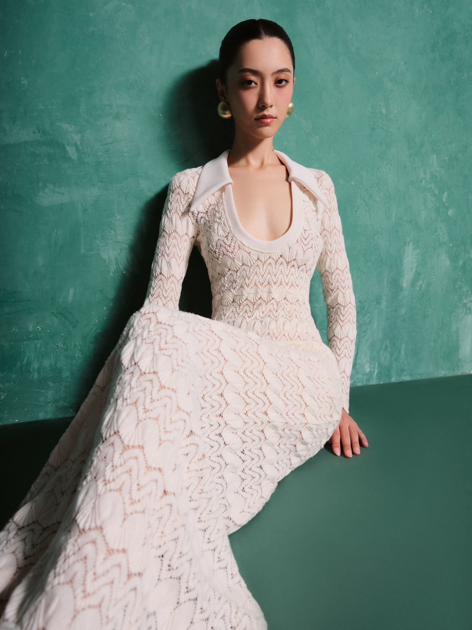 Minimalist yet elegant party dress, excellent from every angle - Photo 10. Đầm dự tiệc tối giản nhưng sang trọng, xuất sắc dưới mọi góc nhìn- Ảnh 10.