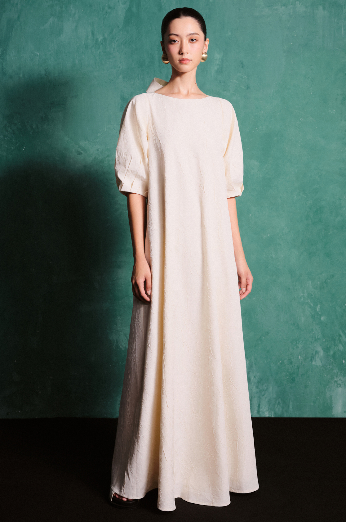 Minimalist yet elegant party dress, excellent from every angle - Photo 5. Đầm dự tiệc tối giản nhưng sang trọng, xuất sắc dưới mọi góc nhìn- Ảnh 5.
