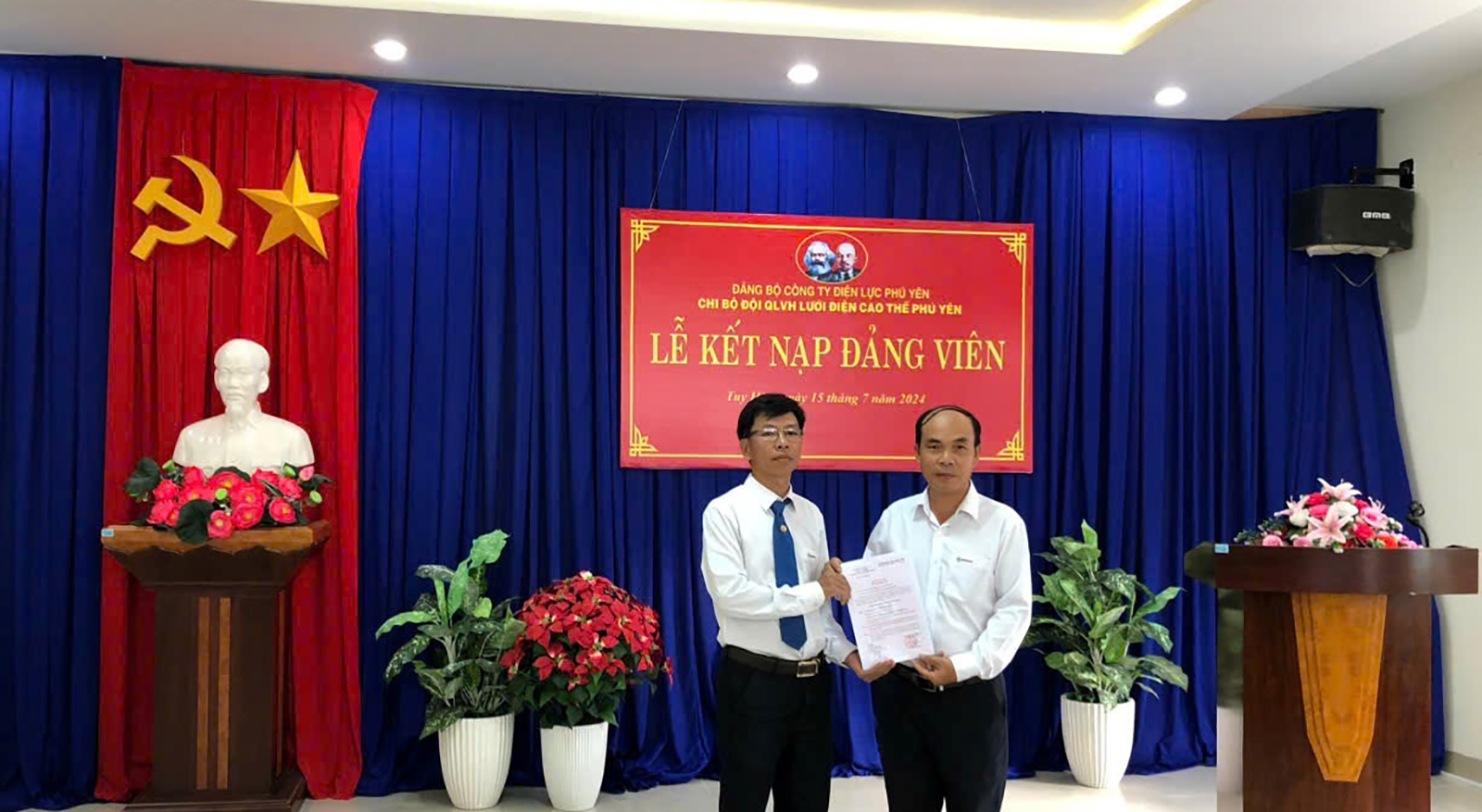 Không phát triển đảng viên theo mệnh lệnh hành chính - Ảnh 1.