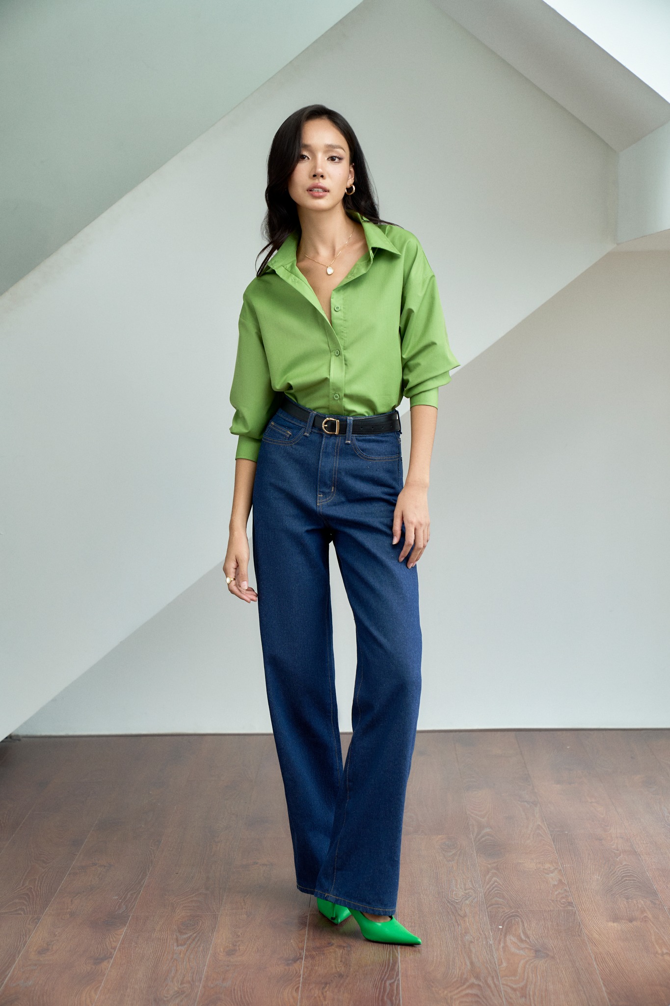 Diện mạo công sở hoàn hảo với quần jeans và chân váy denim- Ảnh 7. Diện mạo công sở hoàn hảo với quần jeans và chân váy denim- Ảnh 7.