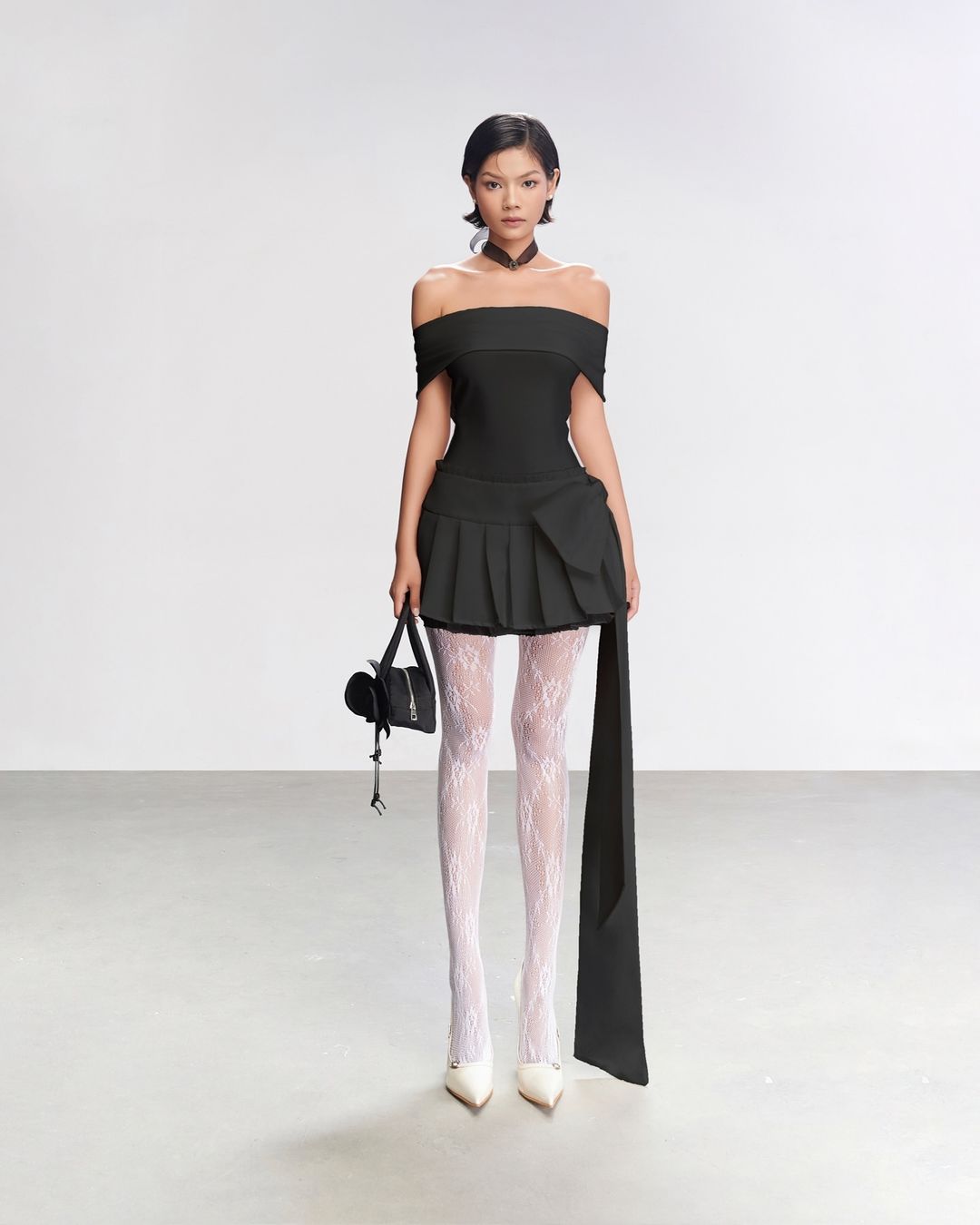 Merülj el a csipke ruhák bájában és romantikájában - 9. kép. Đắm chìm trong sự quyến rũ, lãng mạn của trang phục ren- Ảnh 9.