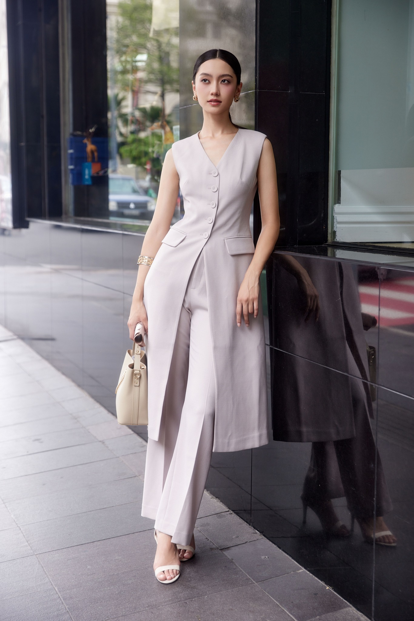 Отримайте 10 балів за вражаючий одяг уніформи - Фото 2. Chiếm trọn điểm 10 ấn tượng với trang phục đồng bộ- Ảnh 2.