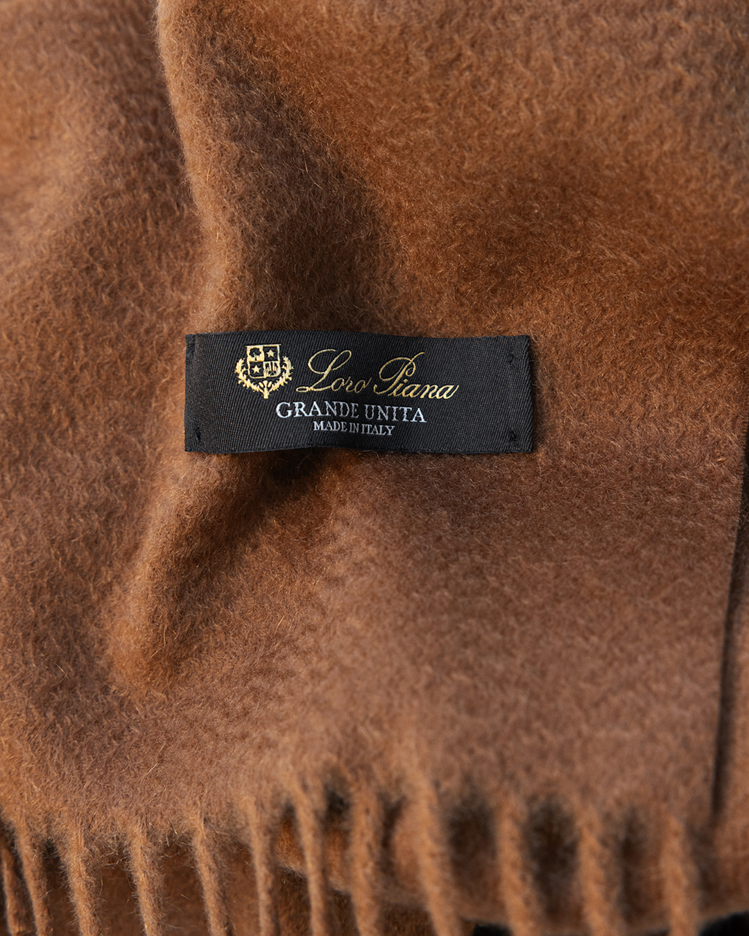 Unikátní vzory a kombinace šál na zimu - Foto 3. Những mẫu khăn quàng cổ và cách phối độc đáo cho mùa đông- Ảnh 3.