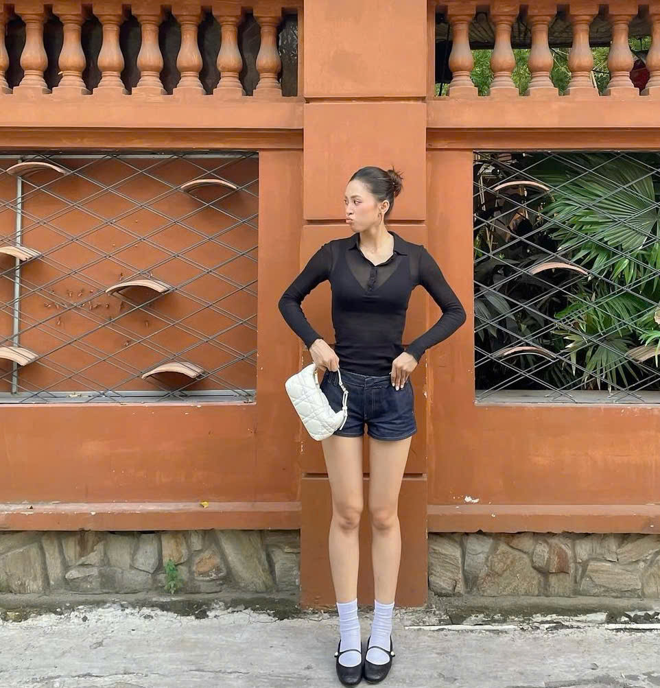 Sao Việt khoe chân dài thẳng tắp nhờ diện quần short dance- Ảnh 1. Sao Việt khoe chân dài thẳng tắp nhờ diện quần short dance- Ảnh 1.