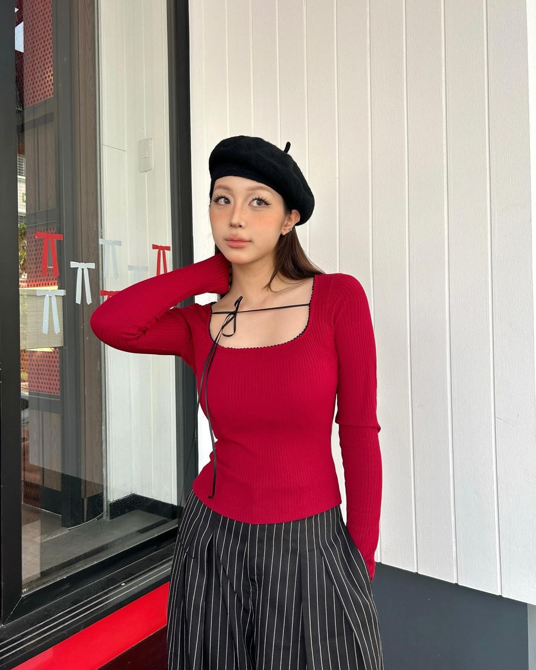 និន្នាការម៉ូដ beret បែប retro បានត្រលប់មកវិញក្នុងរដូវរងារនេះ - រូបថត 5 ។ Mũ beret xu hướng hoài cổ quay trở lại trong mùa đông này- Ảnh 5.