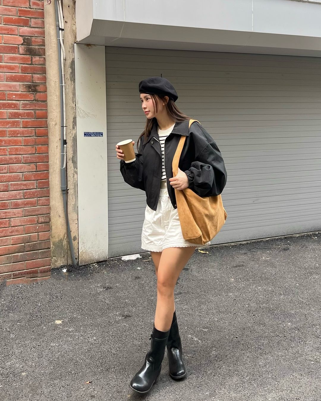 និន្នាការស្រមើស្រមៃបានត្រលប់មកវិញក្នុងរដូវរងារនេះ - រូបថត 4 ។ Mũ beret xu hướng hoài cổ quay trở lại trong mùa đông này- Ảnh 4.