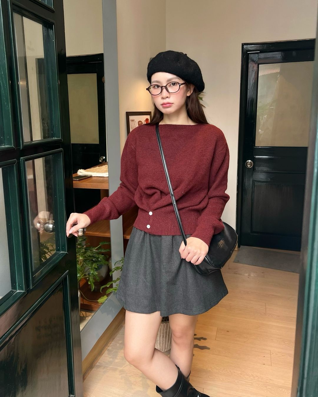 និន្នាការស្រមើស្រមៃបានត្រលប់មកវិញក្នុងរដូវរងារនេះ - រូបថត 2 ។ Mũ beret xu hướng hoài cổ quay trở lại trong mùa đông này- Ảnh 2.