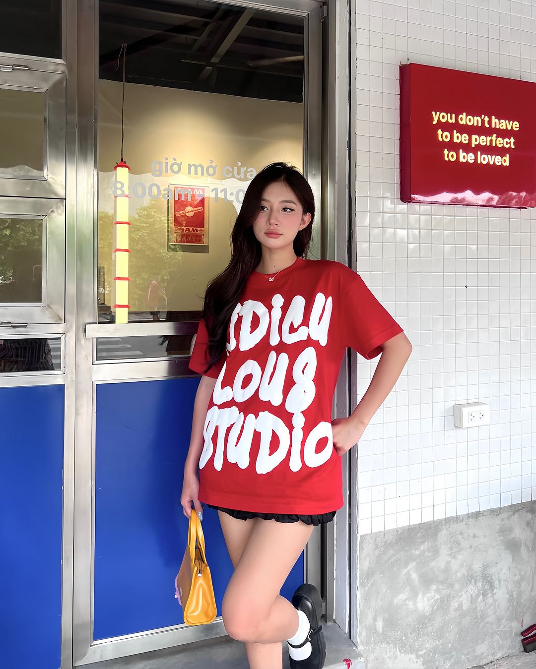 Ukažte svou postavu s trendy módou zakrývající kalhoty - Foto 7. Thả dáng với mốt giấu quần thời thượng- Ảnh 7.