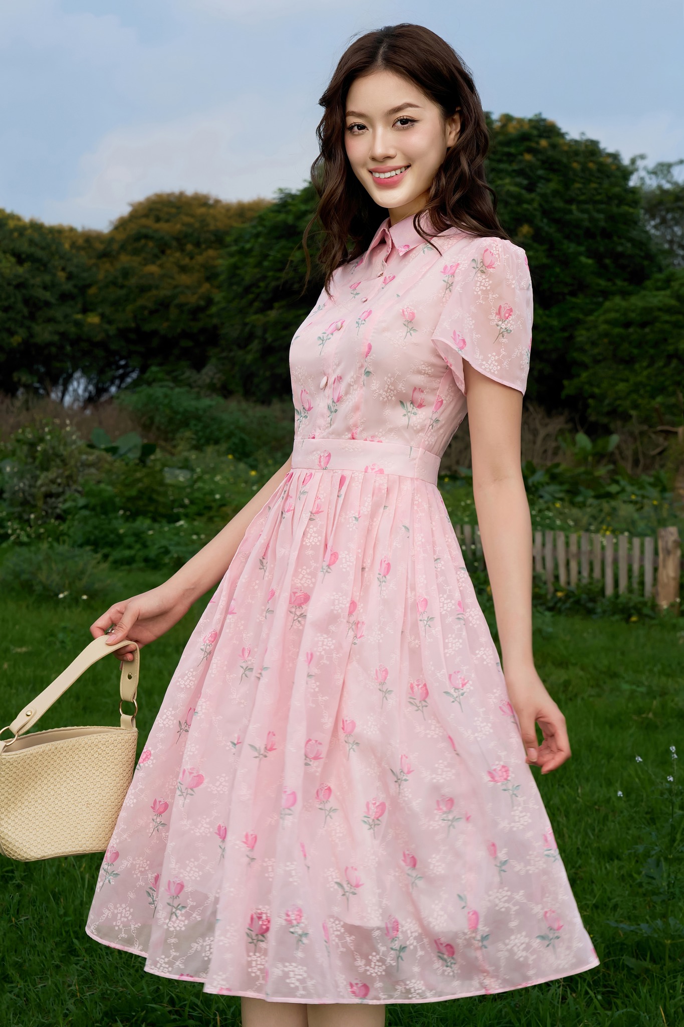 5 midi ruha, ami segít szépen öltözködni egész héten - 2. kép. 5 chiếc đầm midi giúp nàng mặc đẹp cả tuần- Ảnh 2.