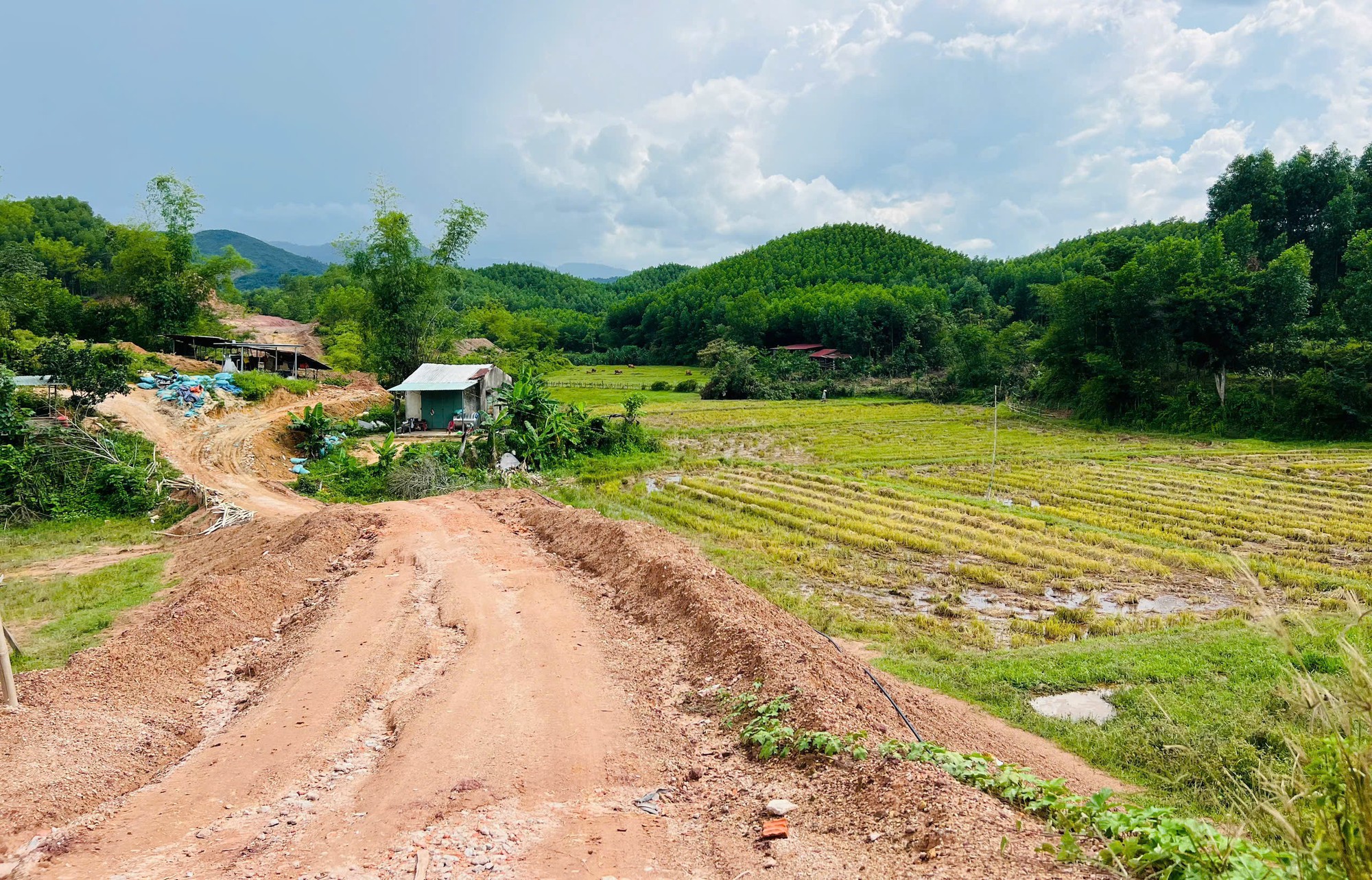 4 năm chưa xong hơn 5 km đường- Ảnh 2.