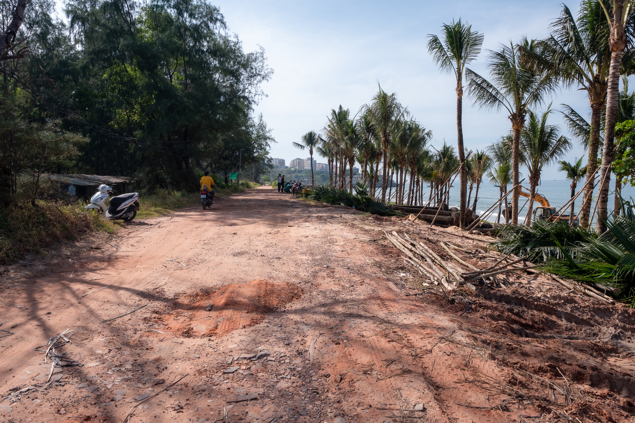 Chỉnh trang cảnh quan Phú Quốc: Chính quyền quyết liệt, người dân hưởng lợi
- Ảnh 2. Chỉnh trang cảnh quan Phú Quốc: Chính quyền quyết liệt, người dân hưởng lợi
- Ảnh 2.