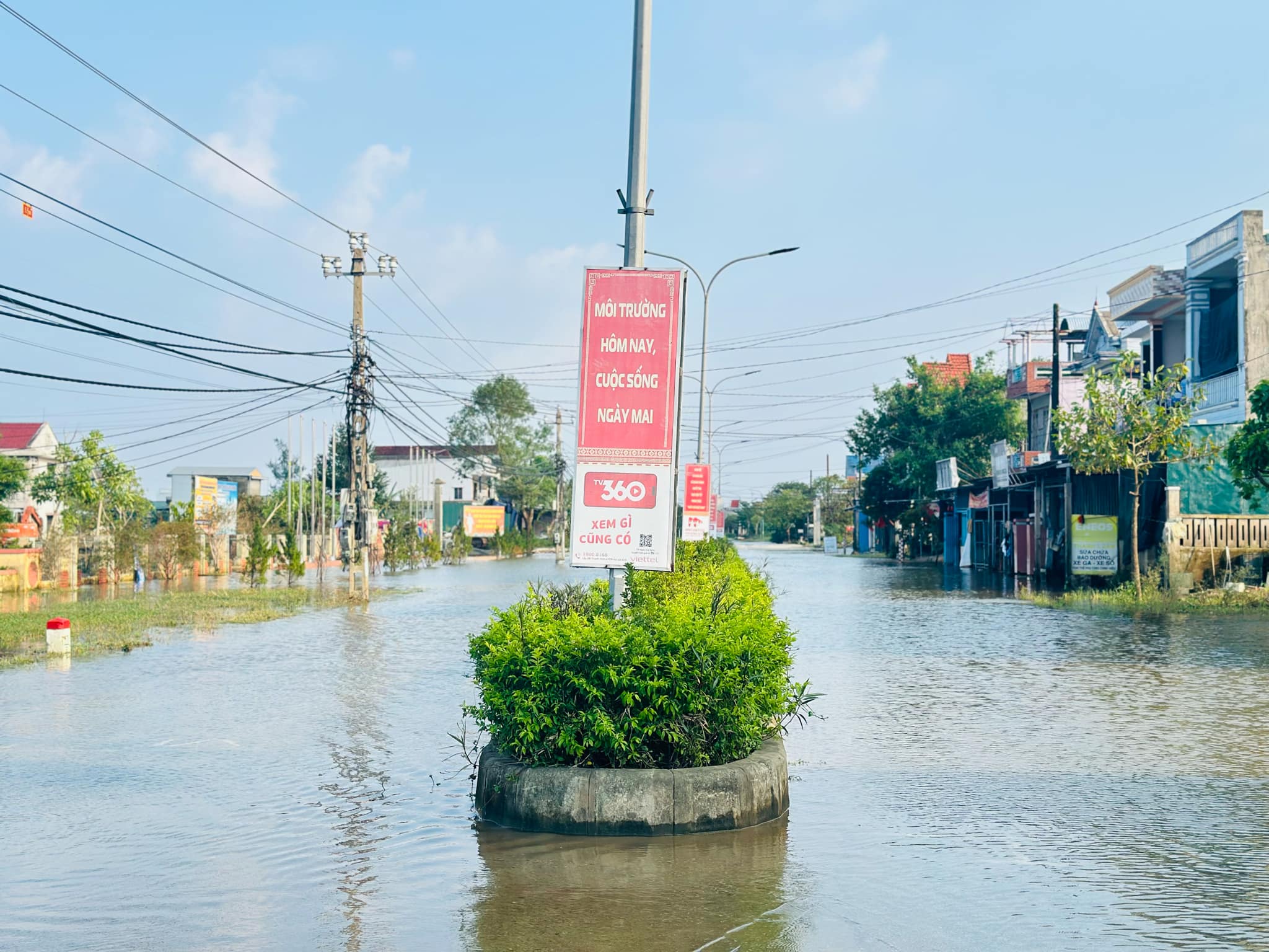 Thừa Thiên - Huế ngập úng dai dẳng, lại sắp hứng đợt mưa lớn phức tạp- Ảnh 6.