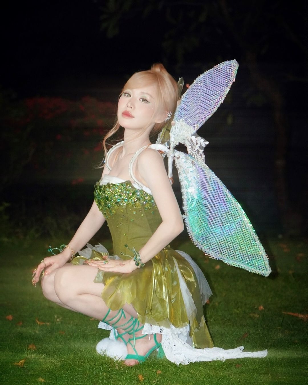 Segarkan almari pakaian anda dengan rona hijau - Foto 6. Làm mới tủ đồ thời trang với tông màu xanh lá- Ảnh 6.