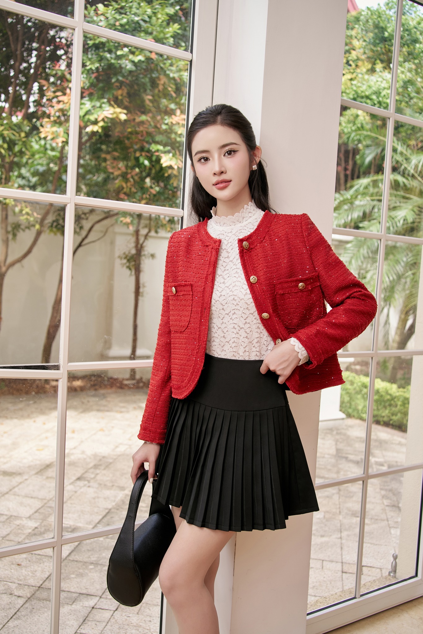 Jaquetas de tweed e combinações estilosas ajudam a manter um visual mais jovem - Foto 10. Áo tweed và các bản phối sành điệu giúp nàng trẻ trung hết cỡ- Ảnh 10.