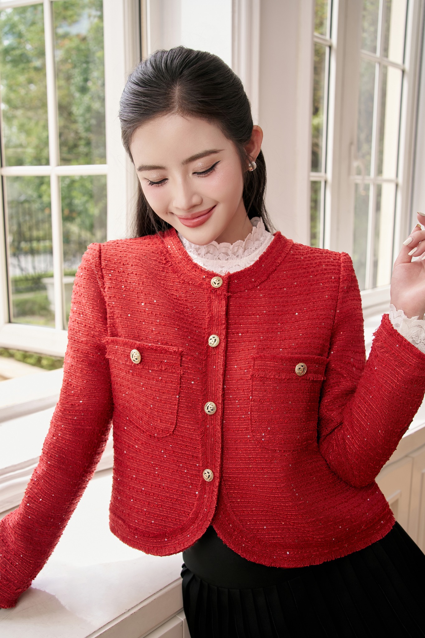 Jaquetas de tweed e combinações estilosas ajudam a manter um visual mais jovem - Foto 6. Áo tweed và các bản phối sành điệu giúp nàng trẻ trung hết cỡ- Ảnh 6.