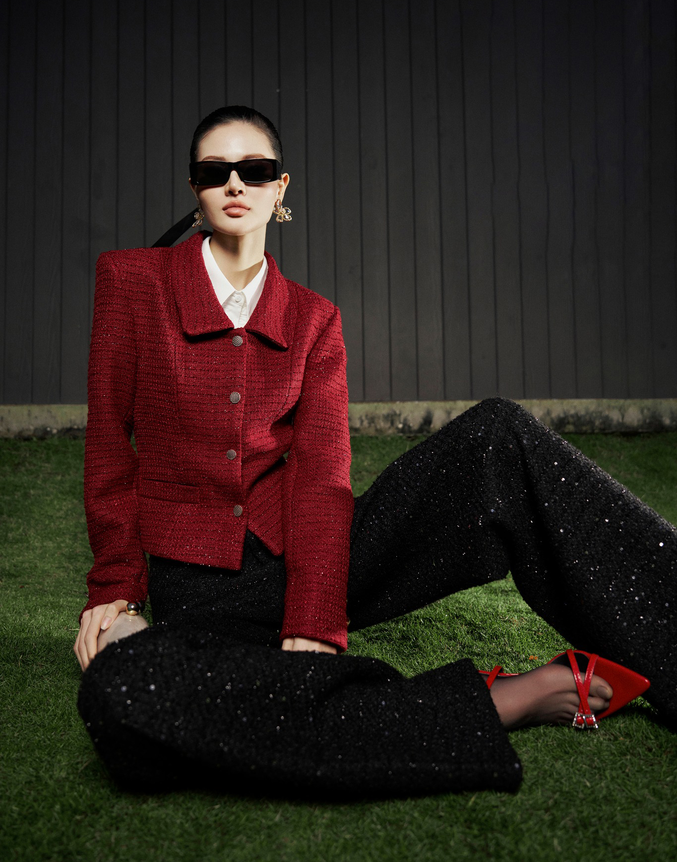 Jaquetas de tweed e combinações estilosas ajudam a manter um visual mais jovem - Foto 7. Áo tweed và các bản phối sành điệu giúp nàng trẻ trung hết cỡ- Ảnh 7.